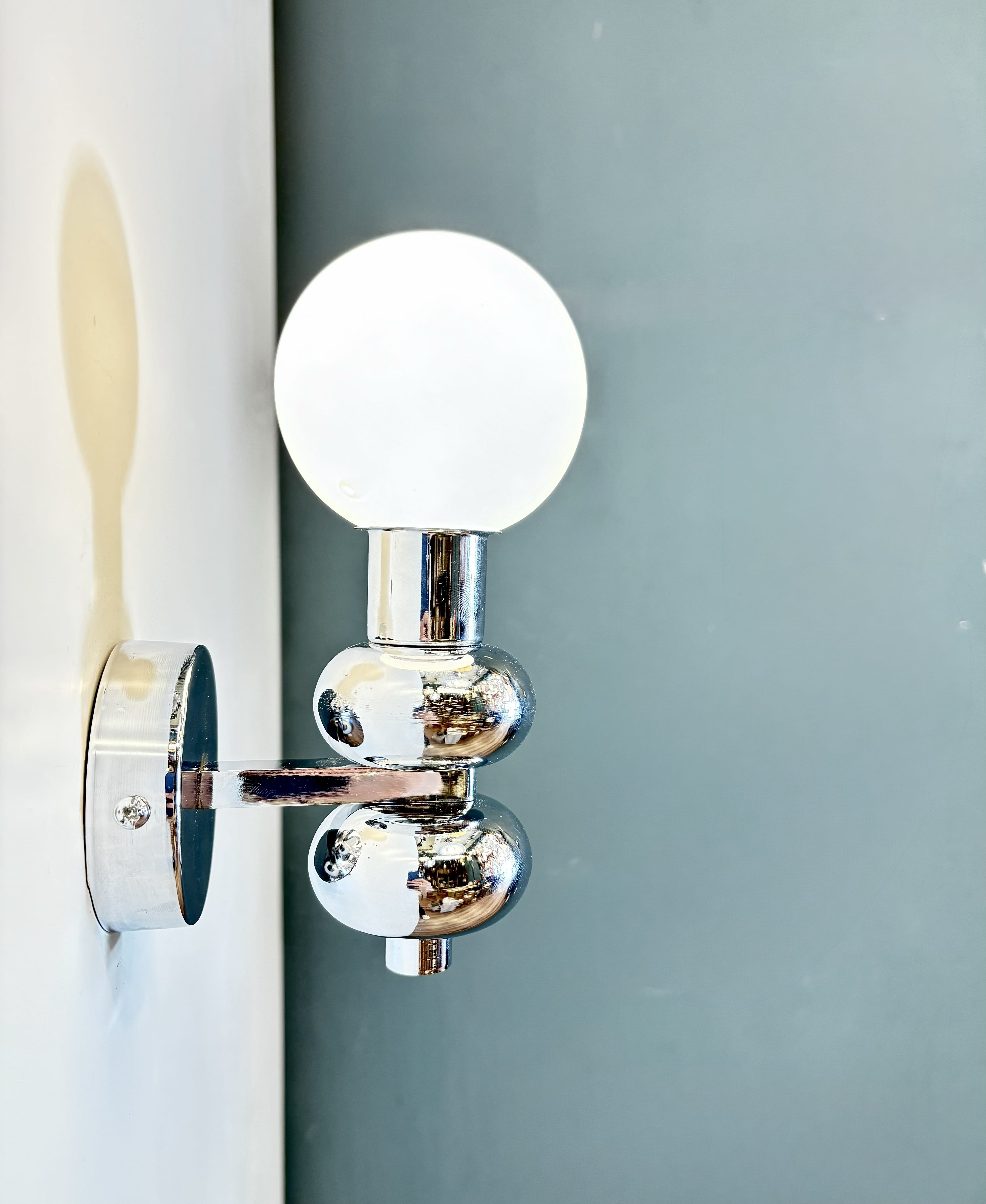 Arel Lighting ALZIRA Modern Globe Wall Light