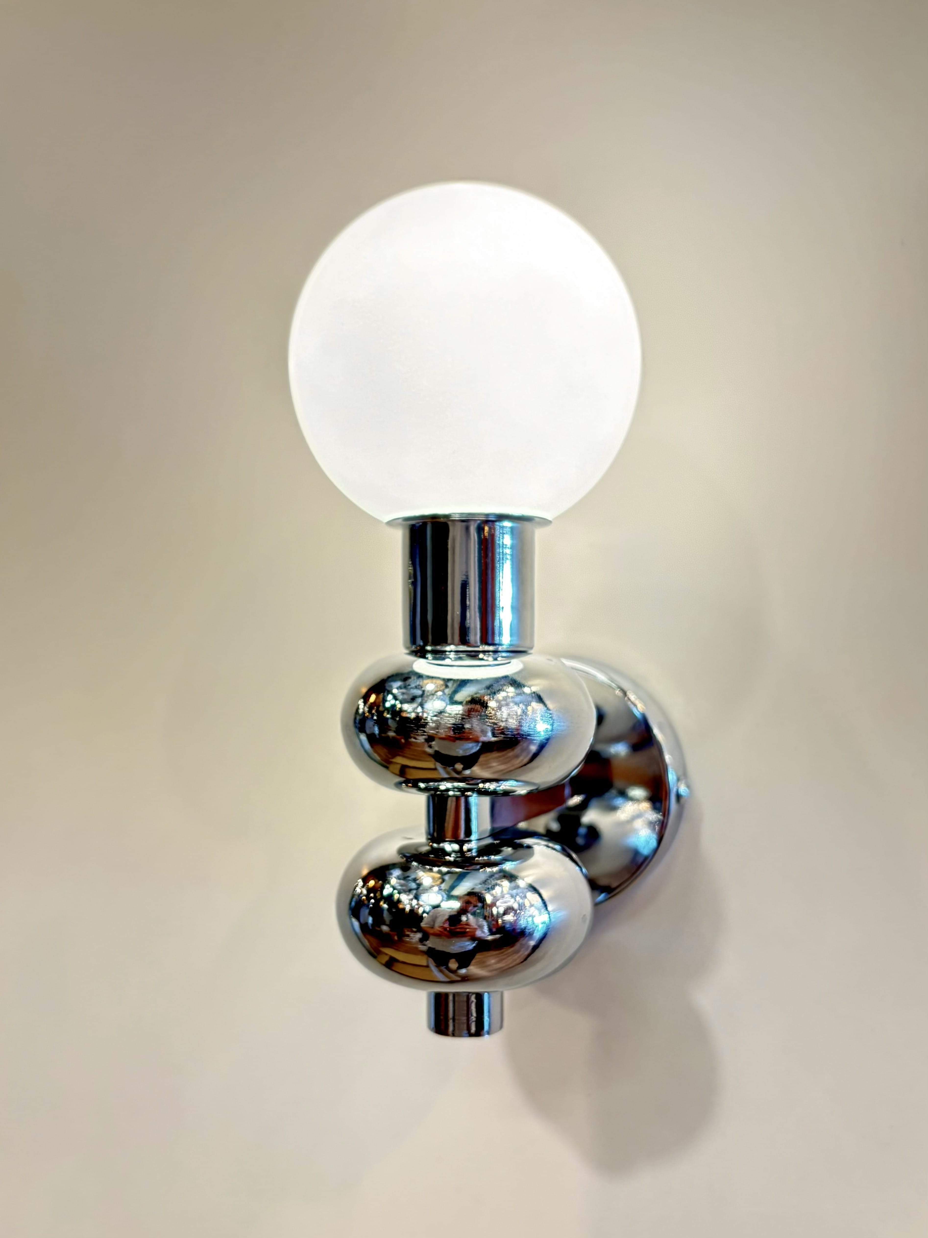 Arel Lighting ALZIRA Modern Globe Wall Light