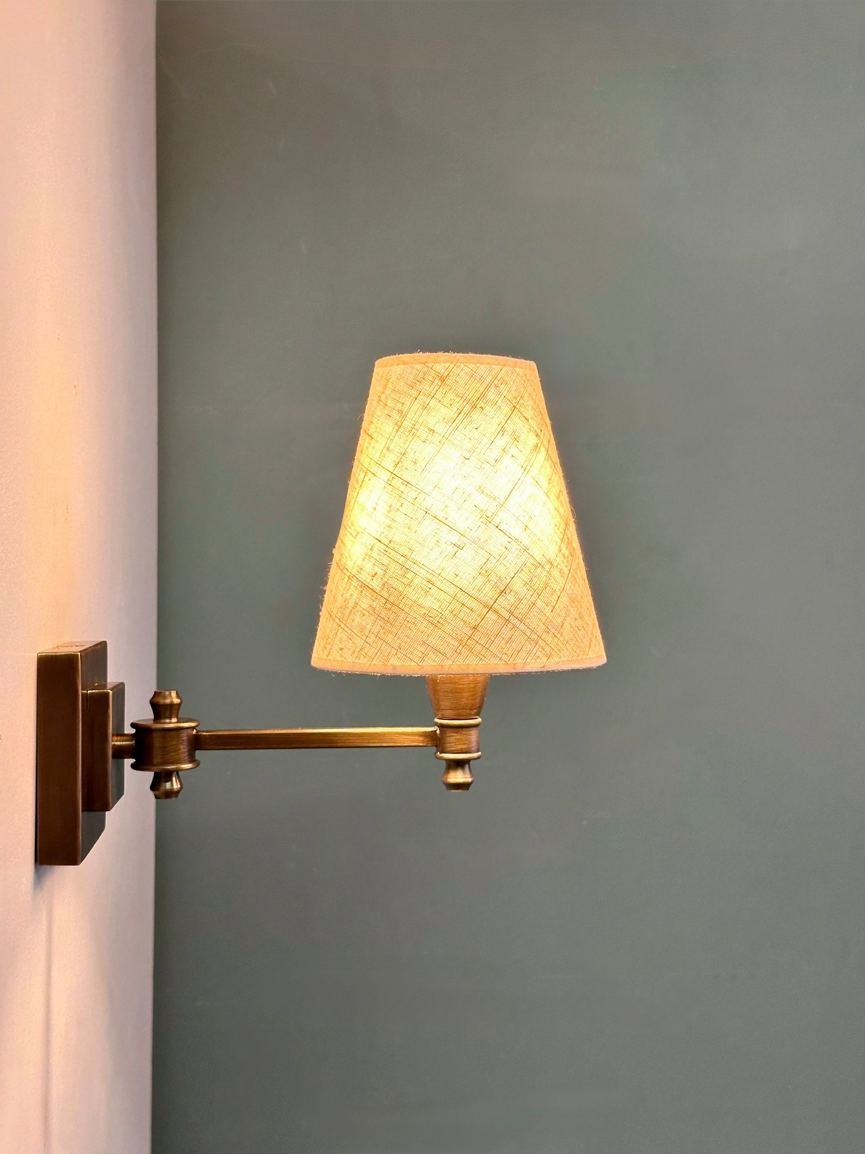 Arel Lighting Antique Brass / Metal NADOR Traditional Wall Sconce