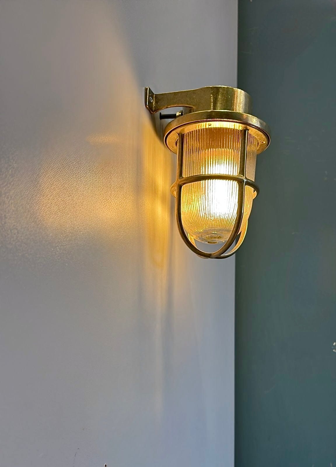 Arel Lighting BACENO MEDIUM Brass Nautical Wall Sconce