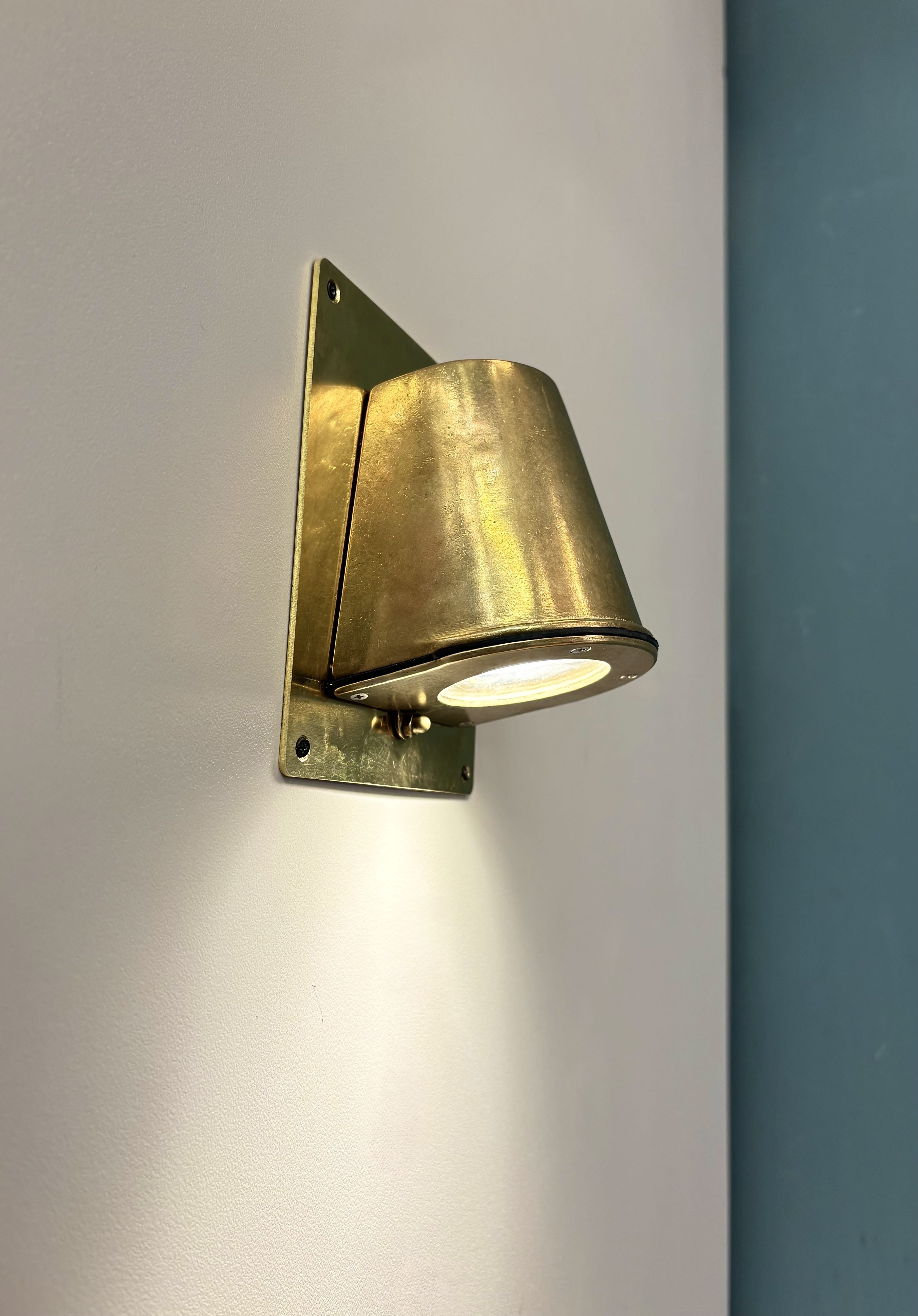 Arel Lighting BALACIA RECT Outdoor Brass Casting Wall Sconce