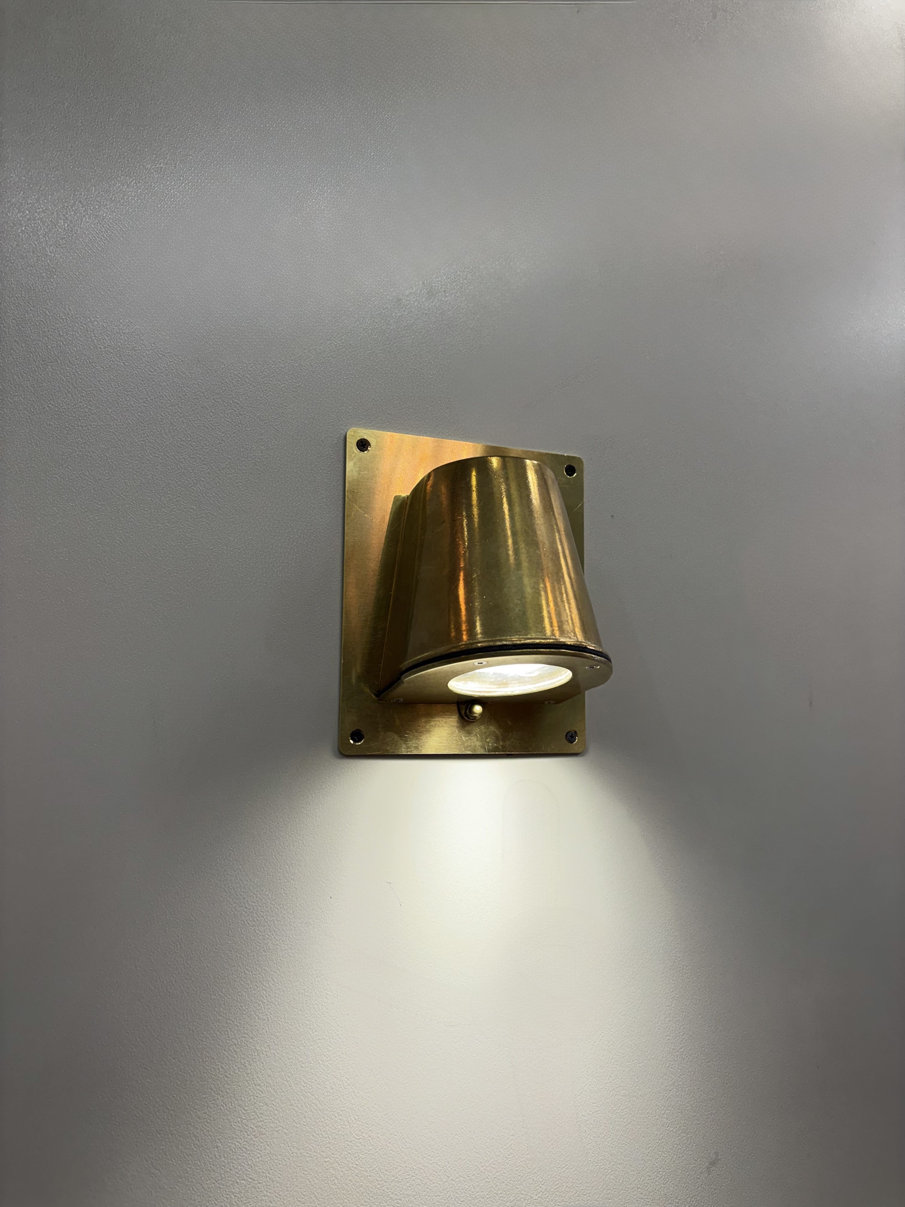 Arel Lighting BALACIA RECT Outdoor Brass Casting Wall Sconce