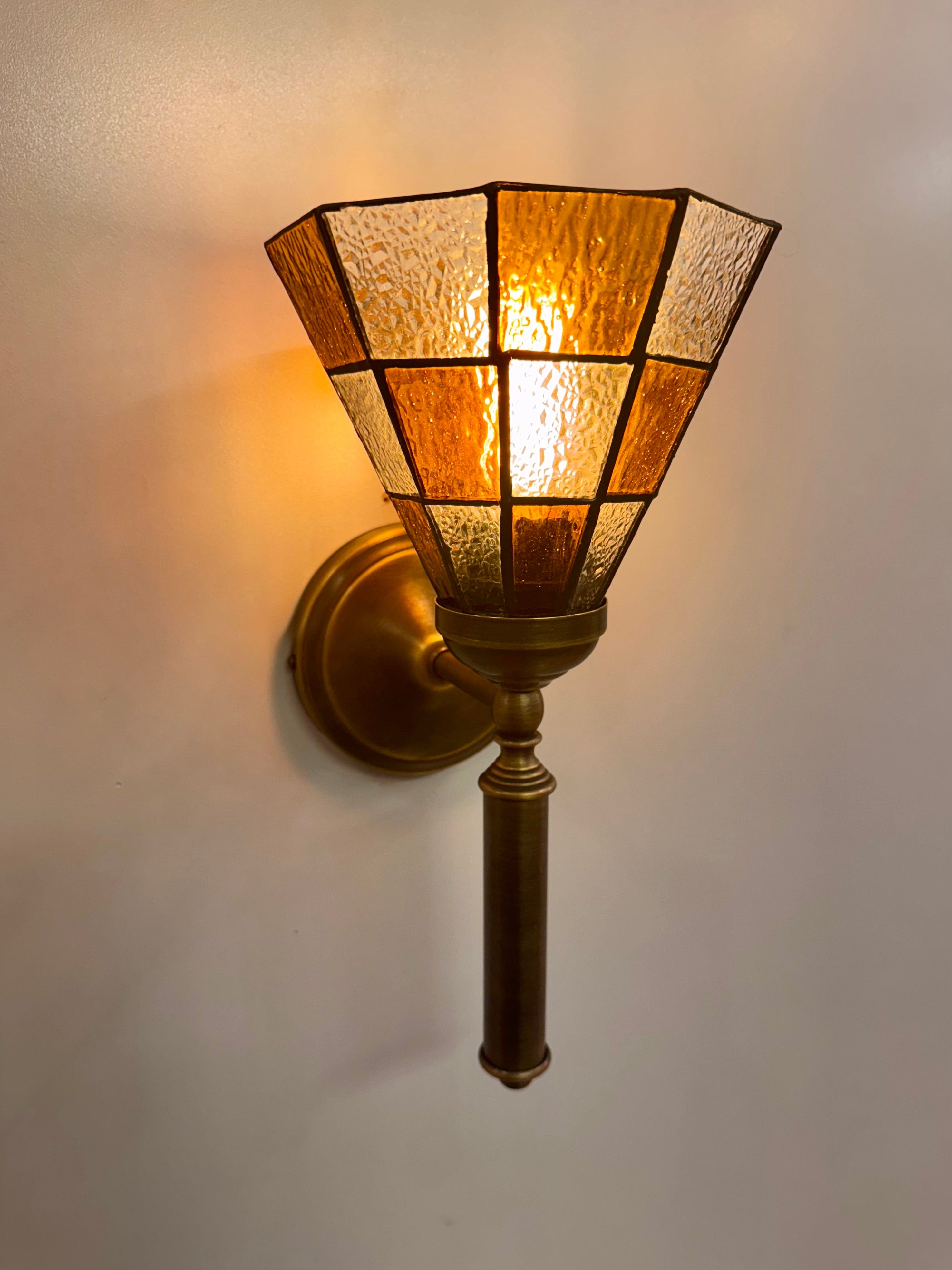 Arel Lighting CAPO II Traditional Stained Glass Wall Sconce