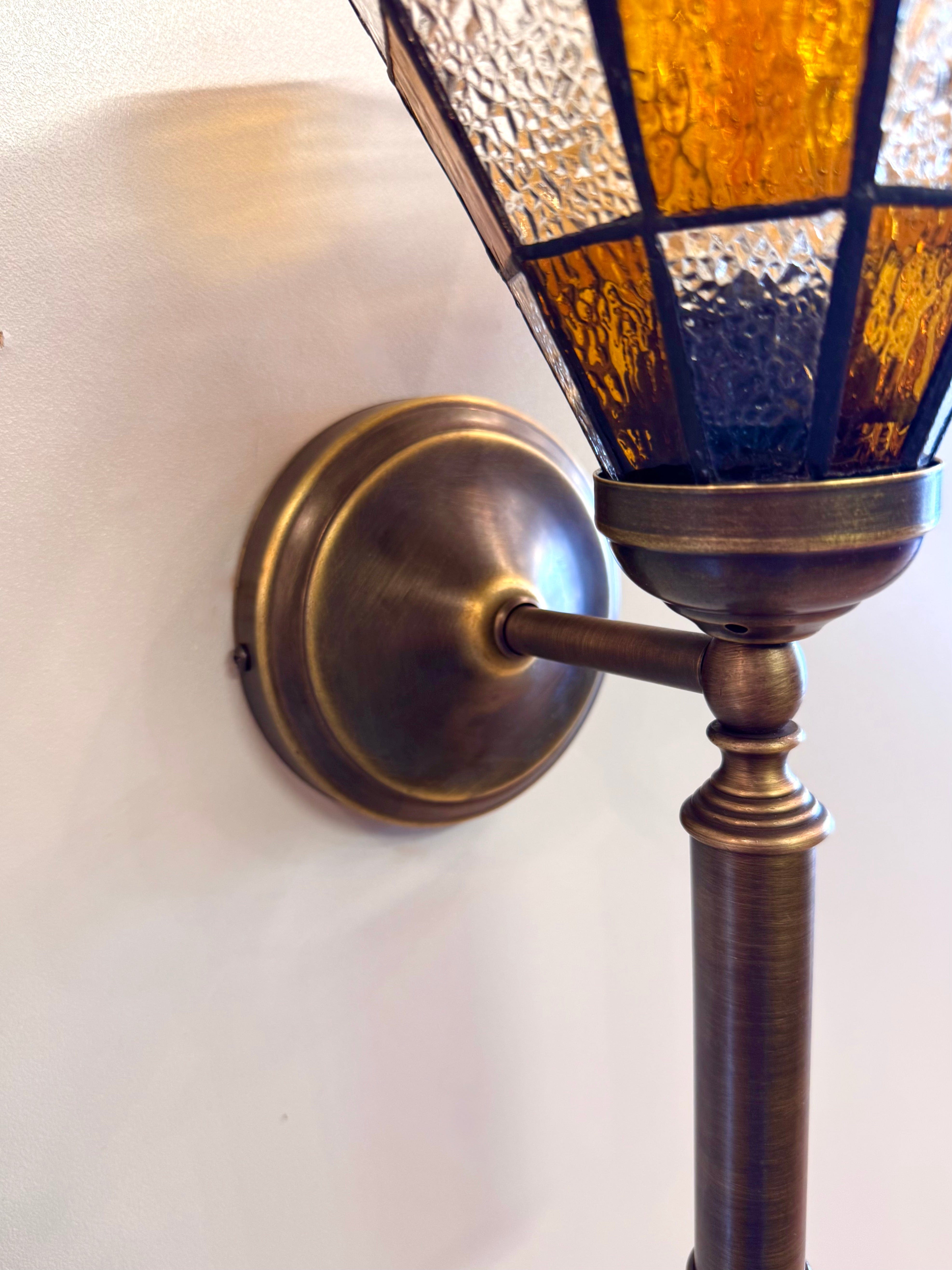 Arel Lighting CAPO II Traditional Stained Glass Wall Sconce