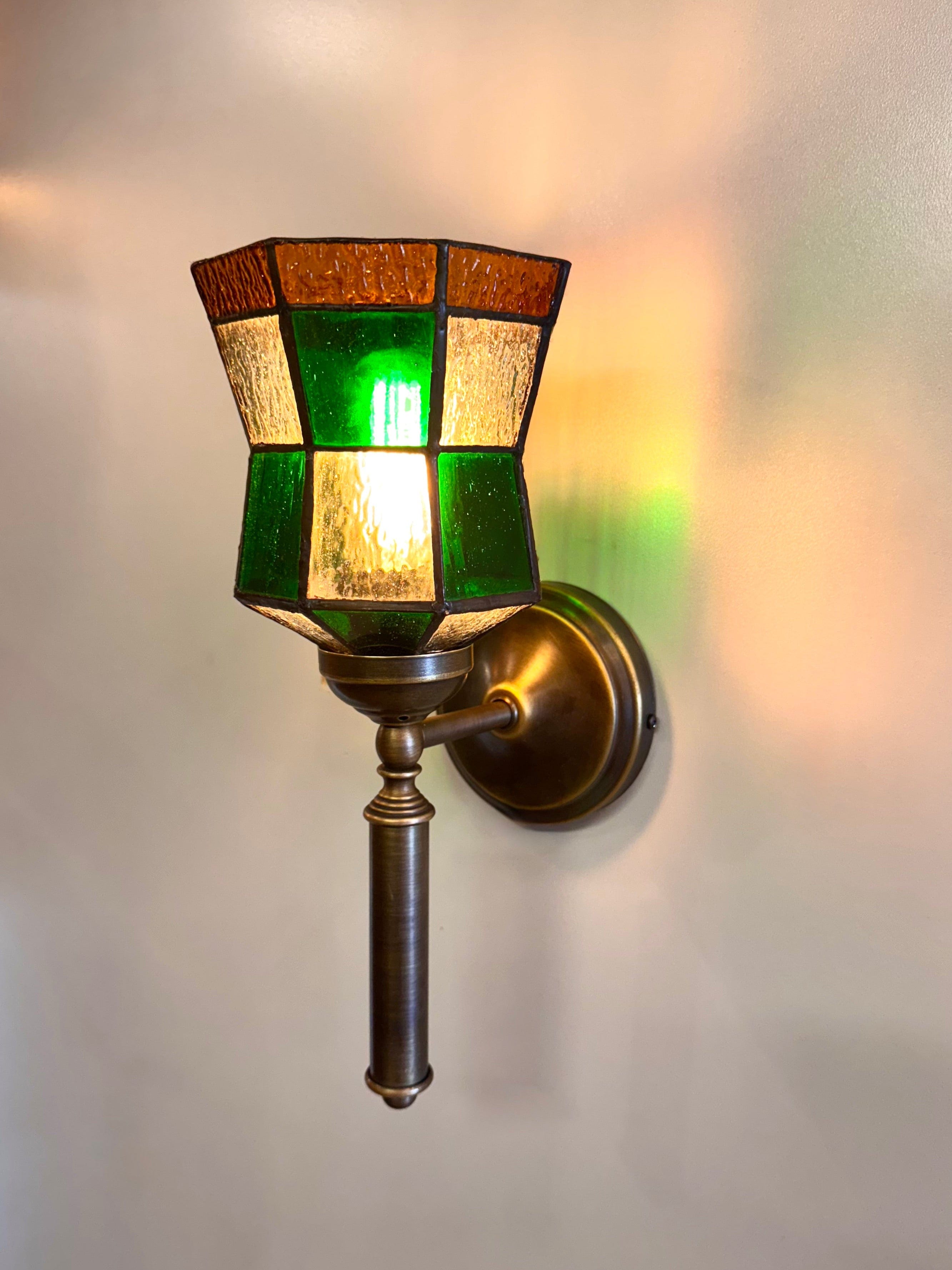 Arel Lighting CAPO III Traditional Stained Glass Wall Sconce