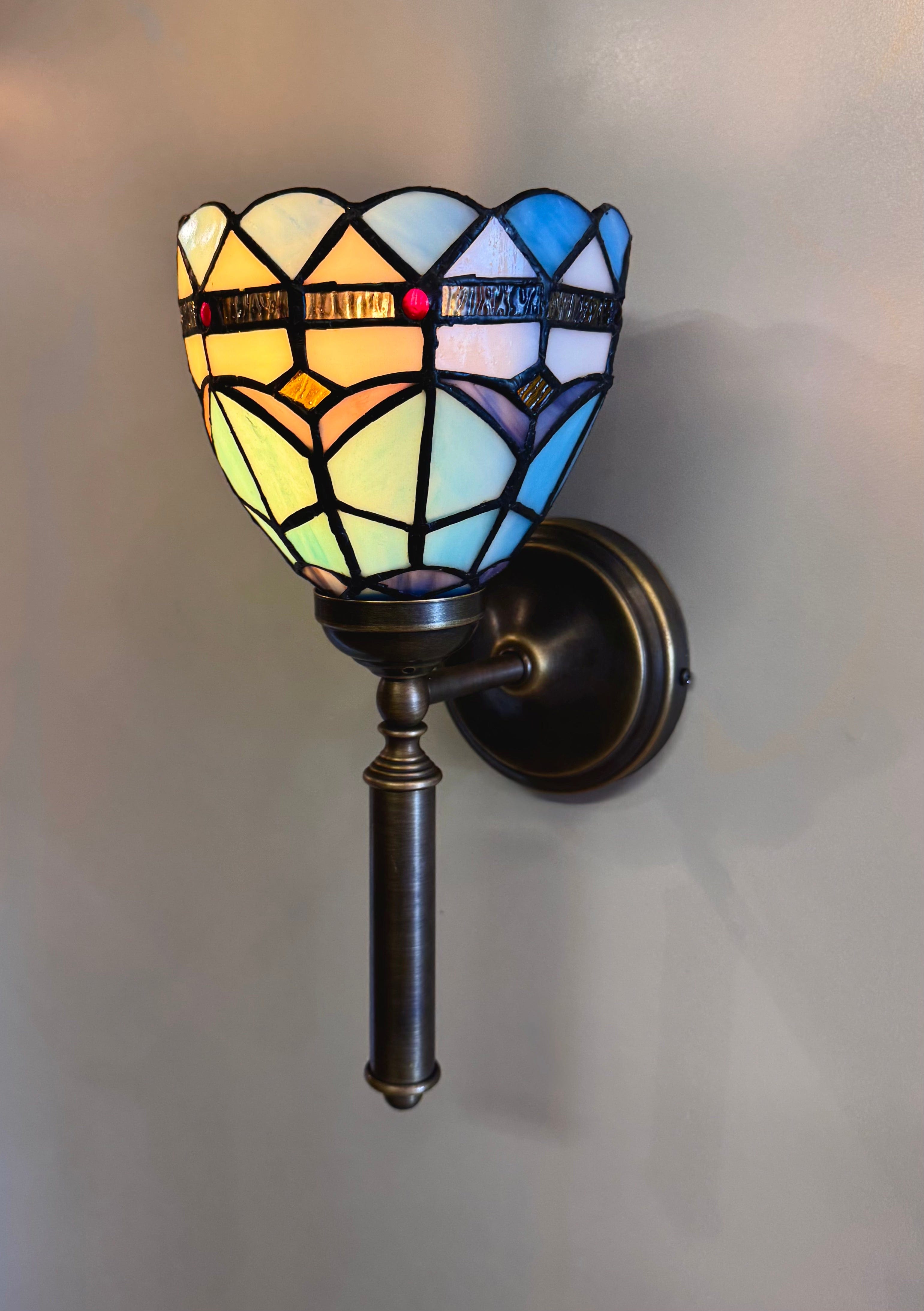 Arel Lighting CAPO TIFFANY III Traditional Stained Glass Wall Sconce