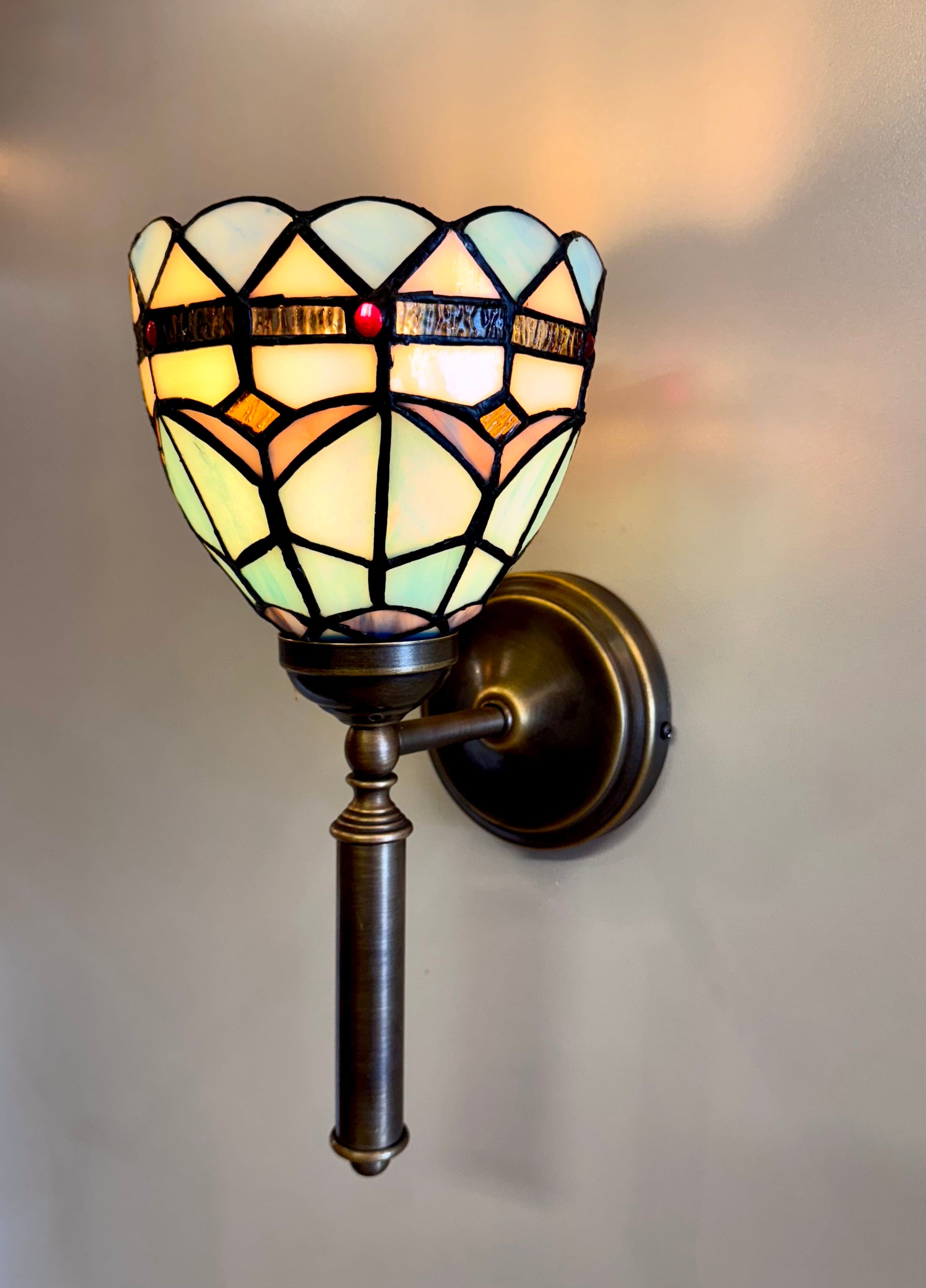 Arel Lighting CAPO TIFFANY III Traditional Stained Glass Wall Sconce
