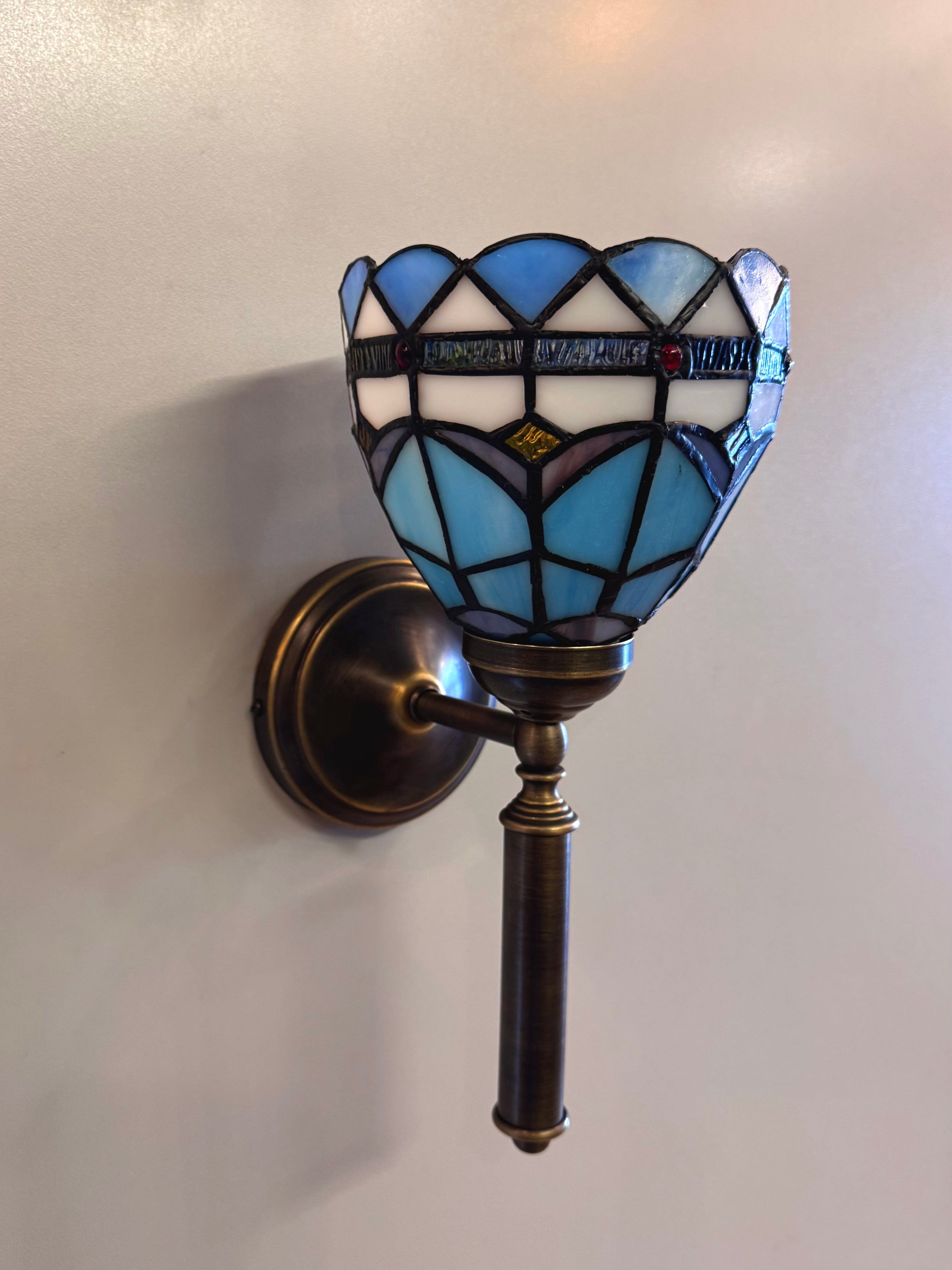 Arel Lighting CAPO TIFFANY III Traditional Stained Glass Wall Sconce
