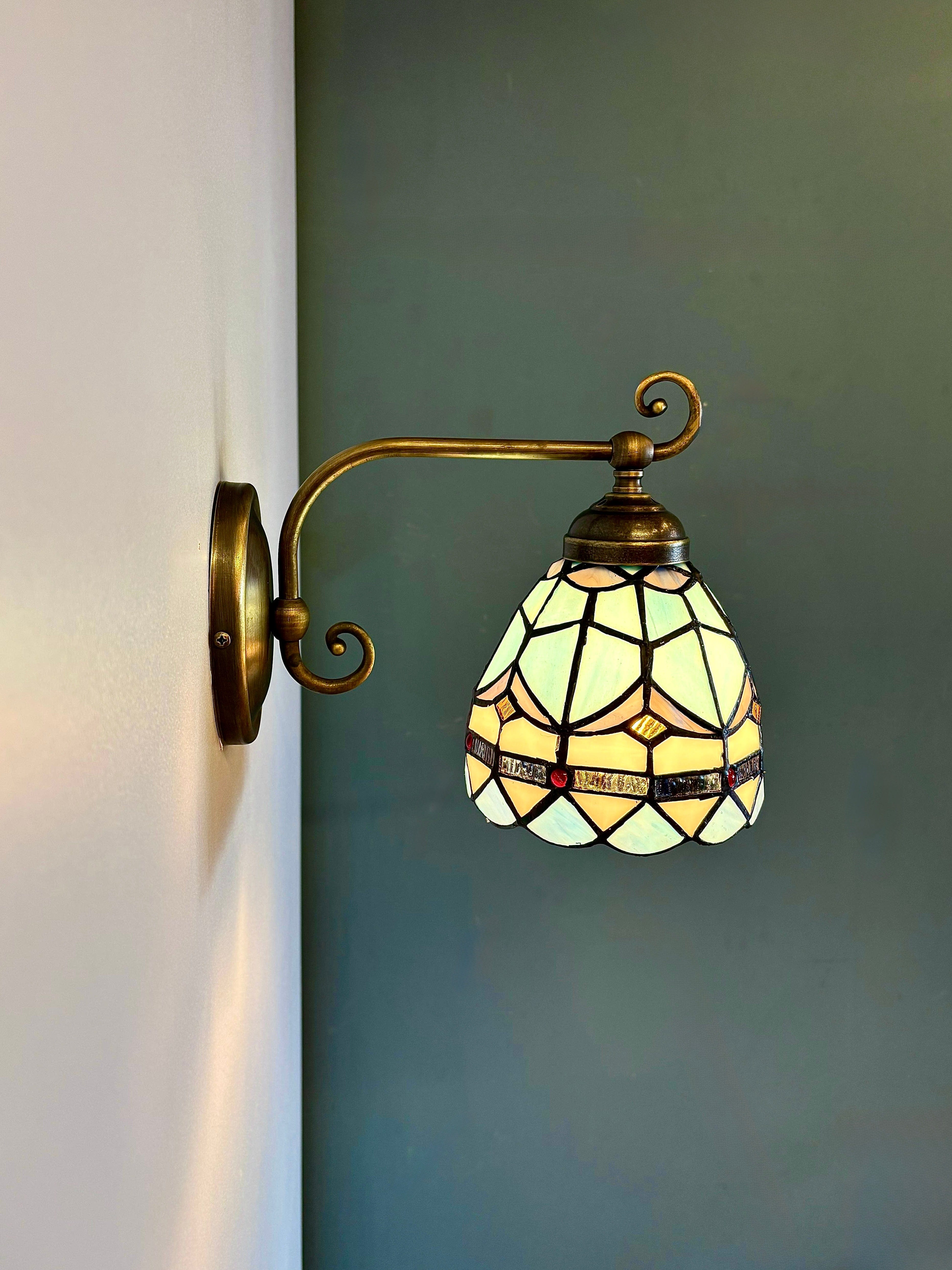 Arel Lighting CORUCHE TIFFANY III Traditional Brass Wall Sconce