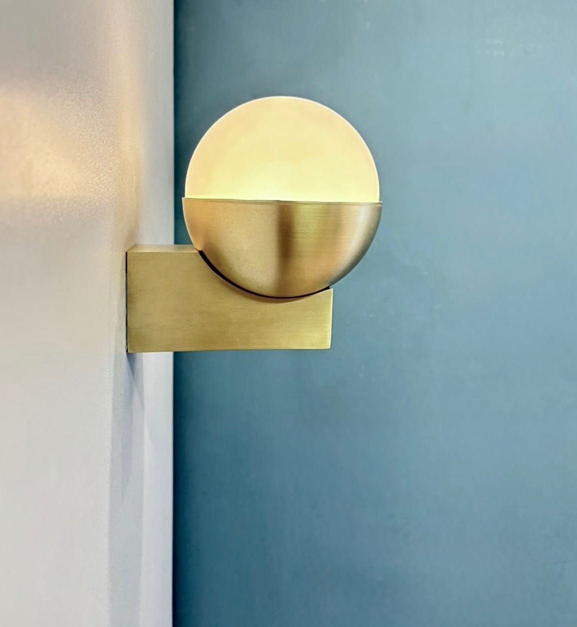 Arel Lighting GORA Art Deco Wall Sconce