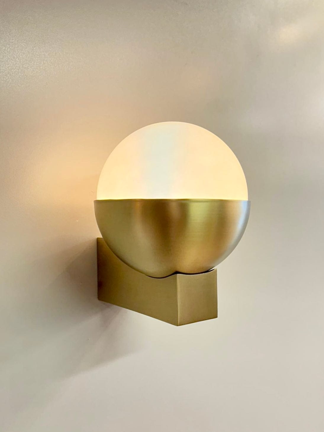 Arel Lighting GORA Art Deco Wall Sconce