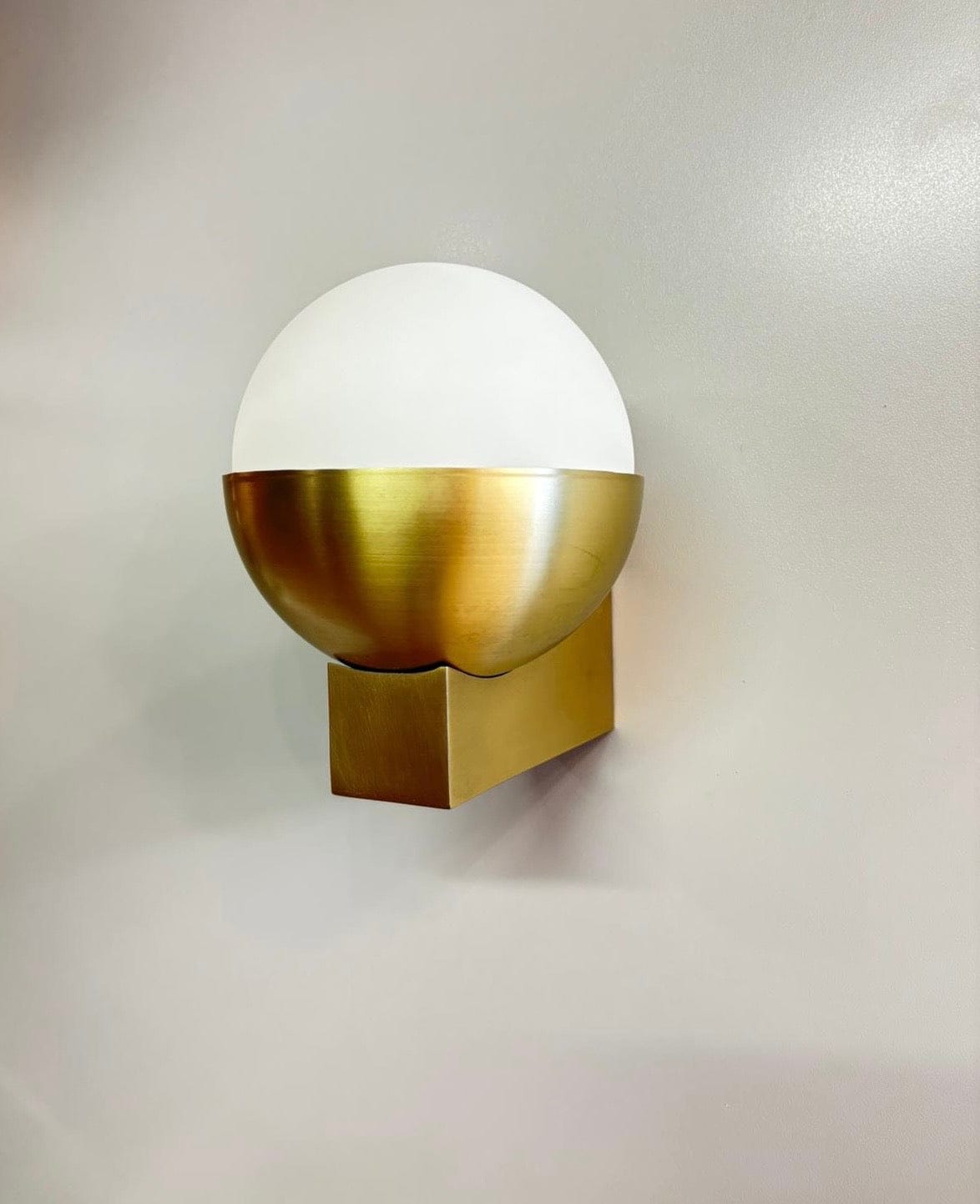 Arel Lighting GORA Art Deco Wall Sconce
