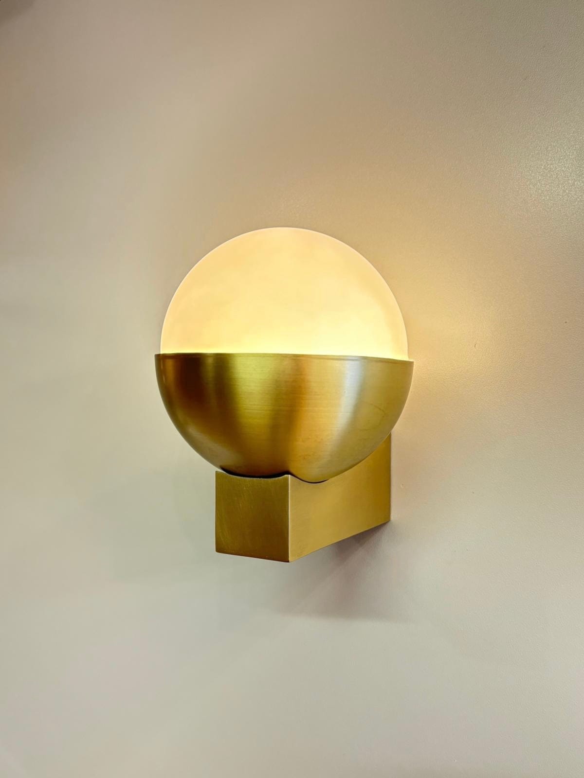 Arel Lighting GORA Art Deco Wall Sconce