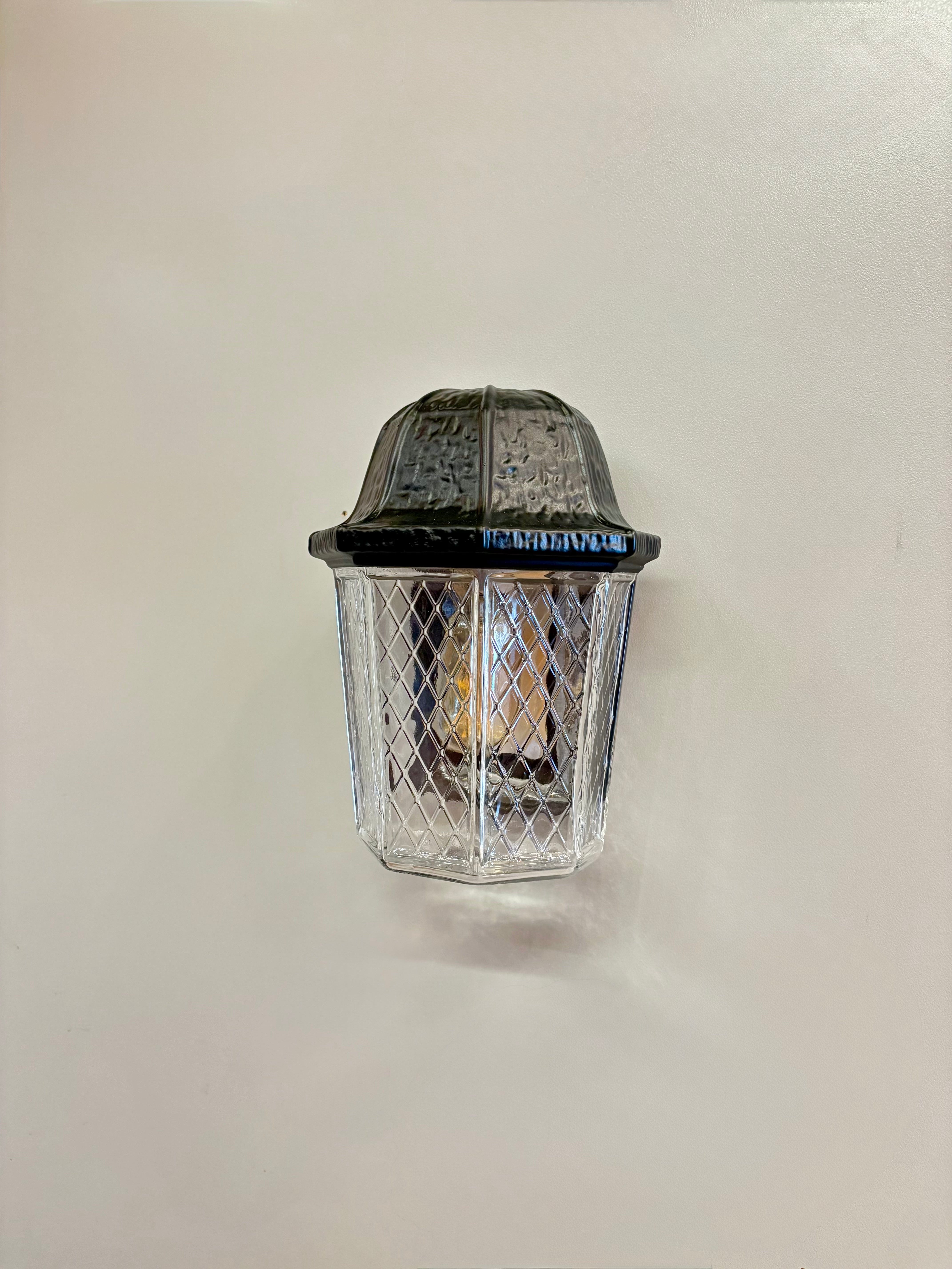 Arel Lighting lighting White AON Classic Glass Wall Sconce