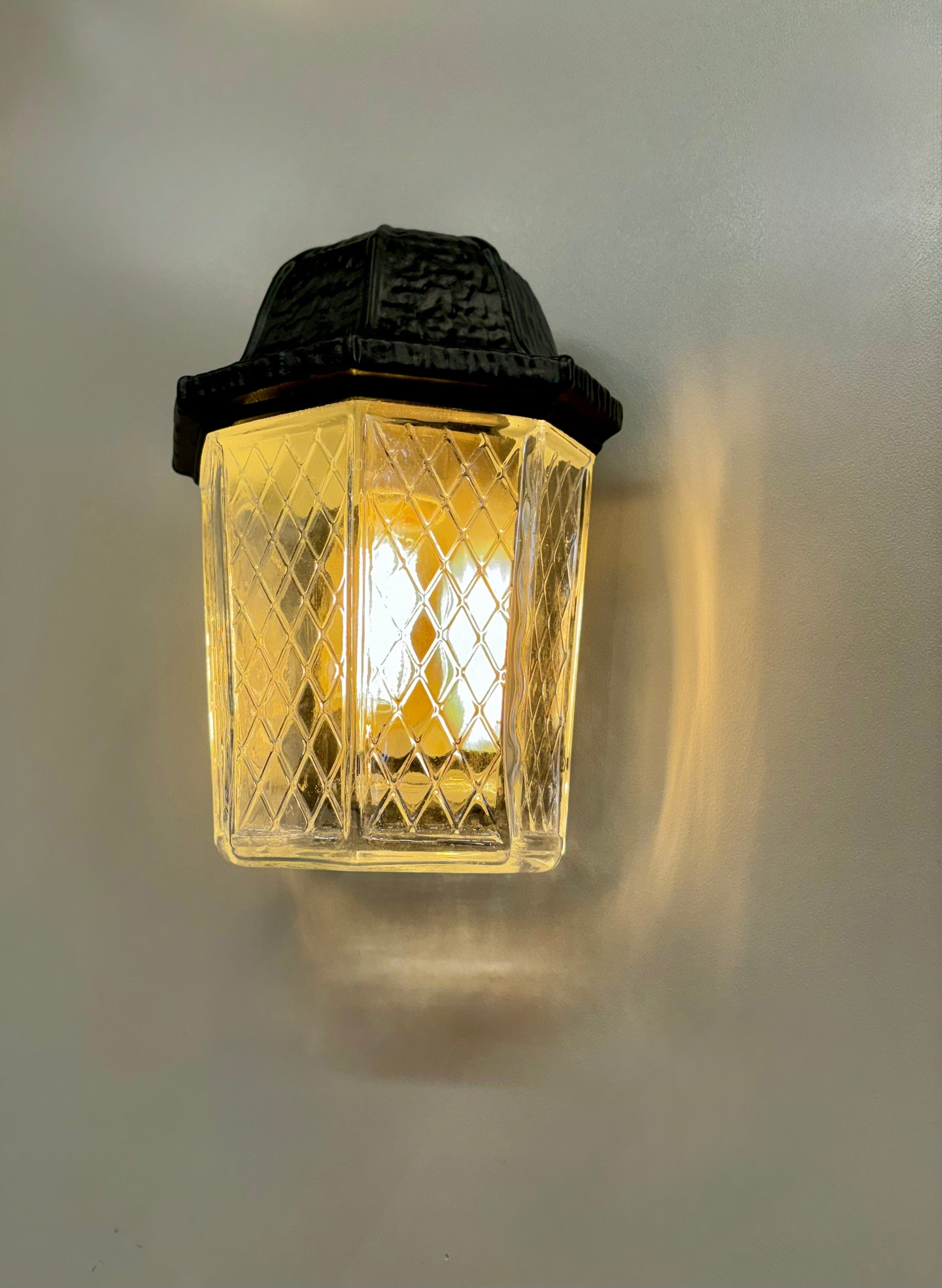 Arel Lighting lighting White AON Classic Glass Wall Sconce