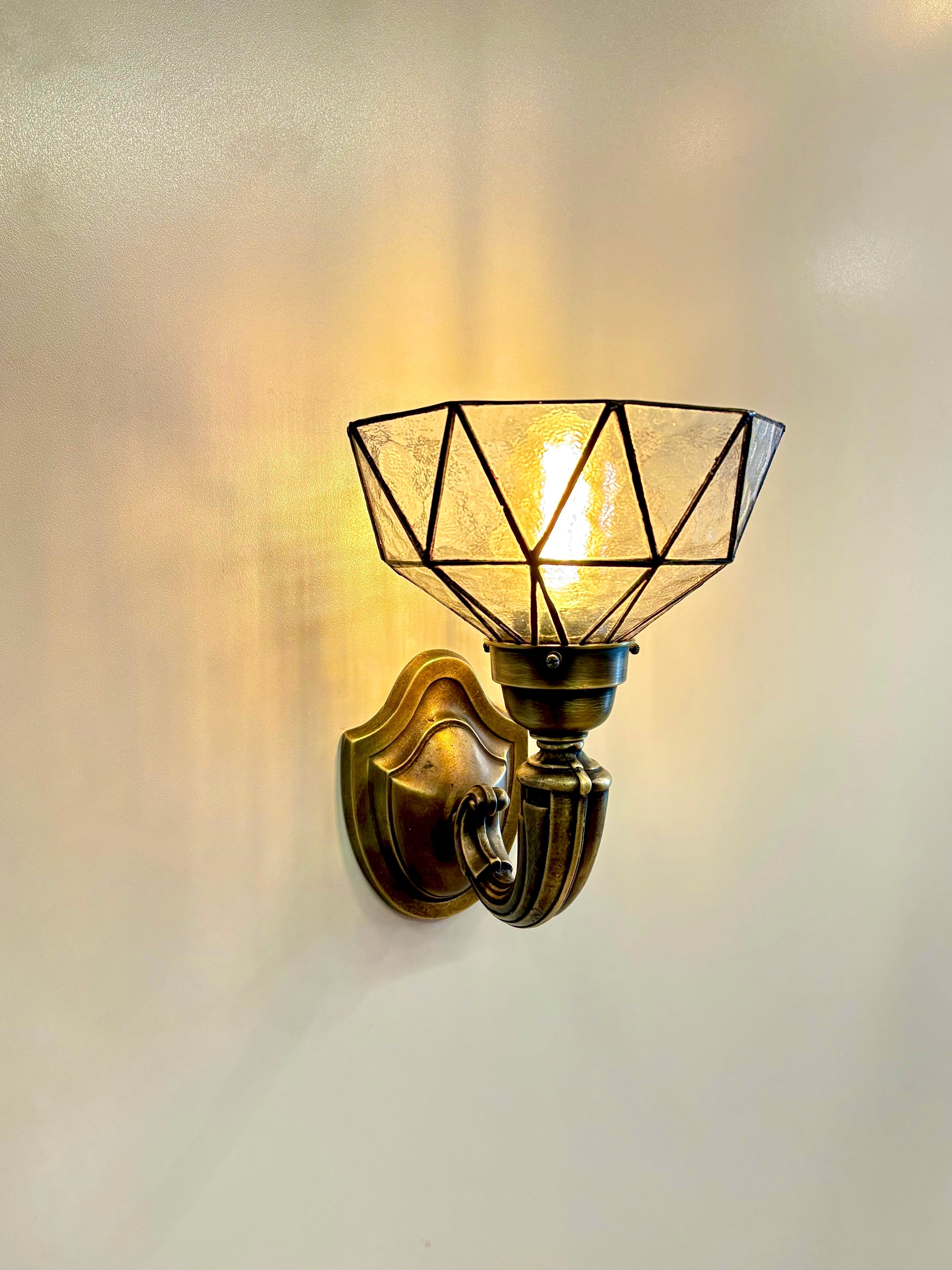 Arel Lighting LINZ Traditional Stained Glass Wall Sconce