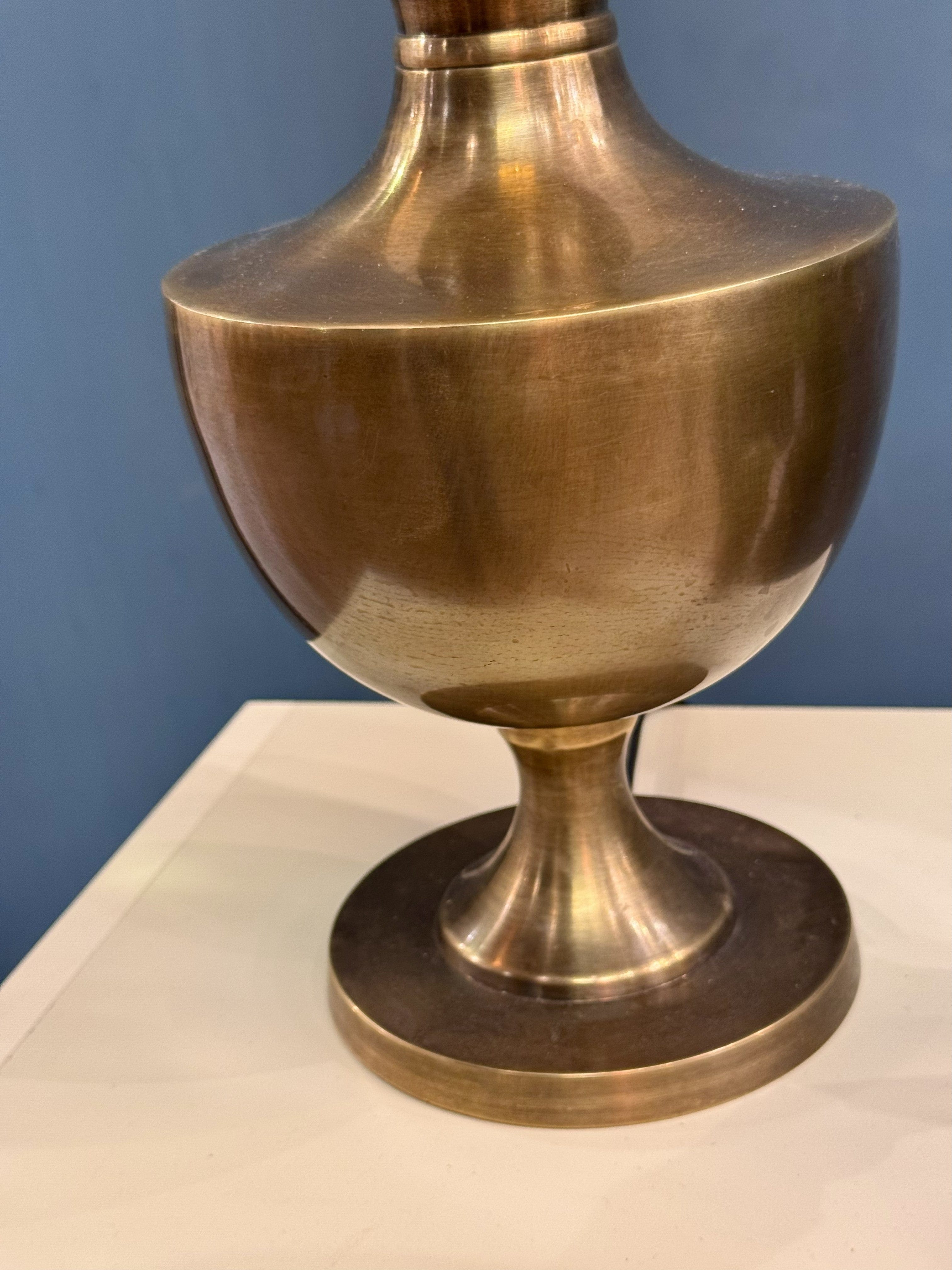 Arel Lighting MACAS Table Lamp