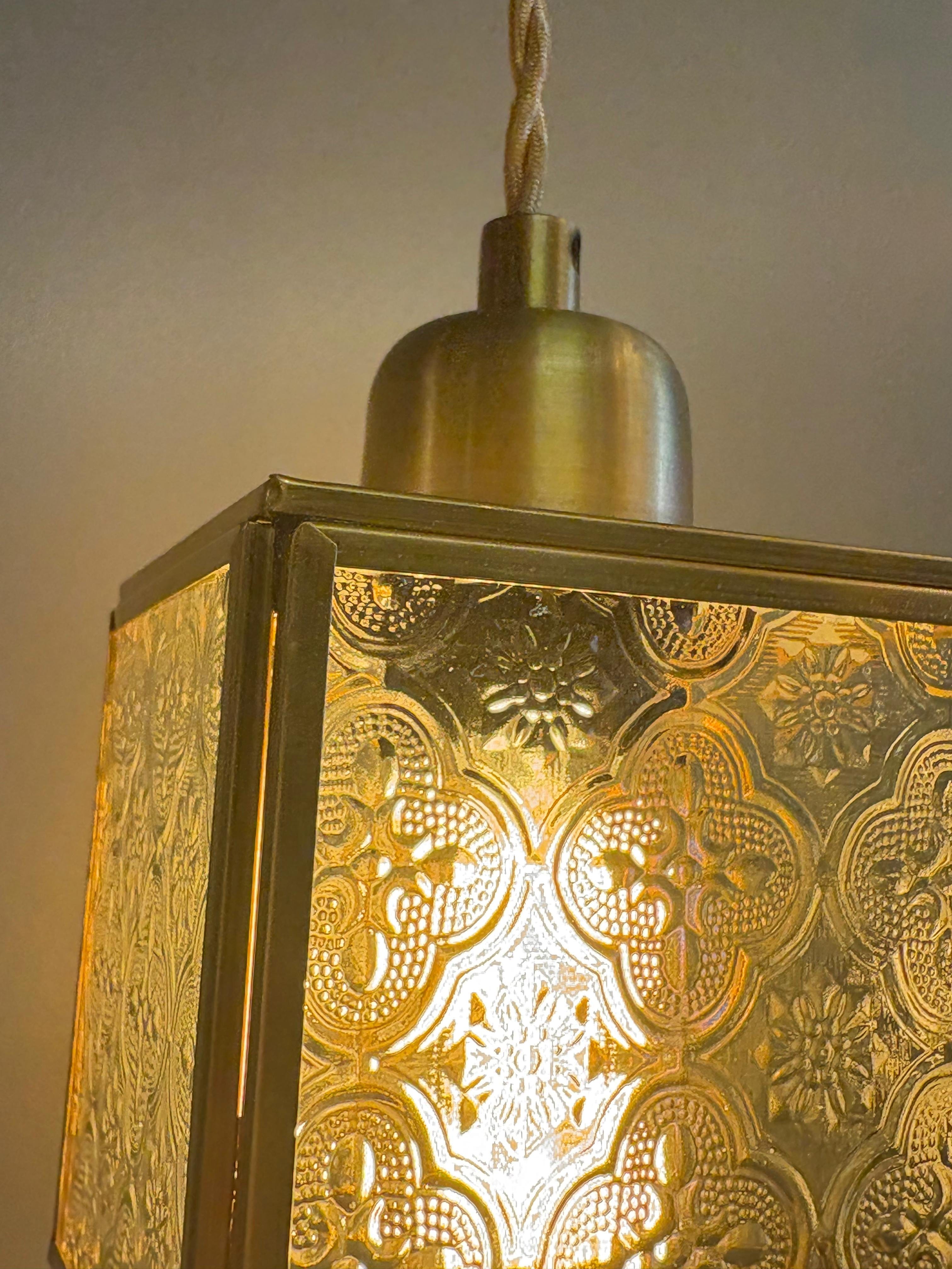 Arel Lighting ORADEA Glass Pendant