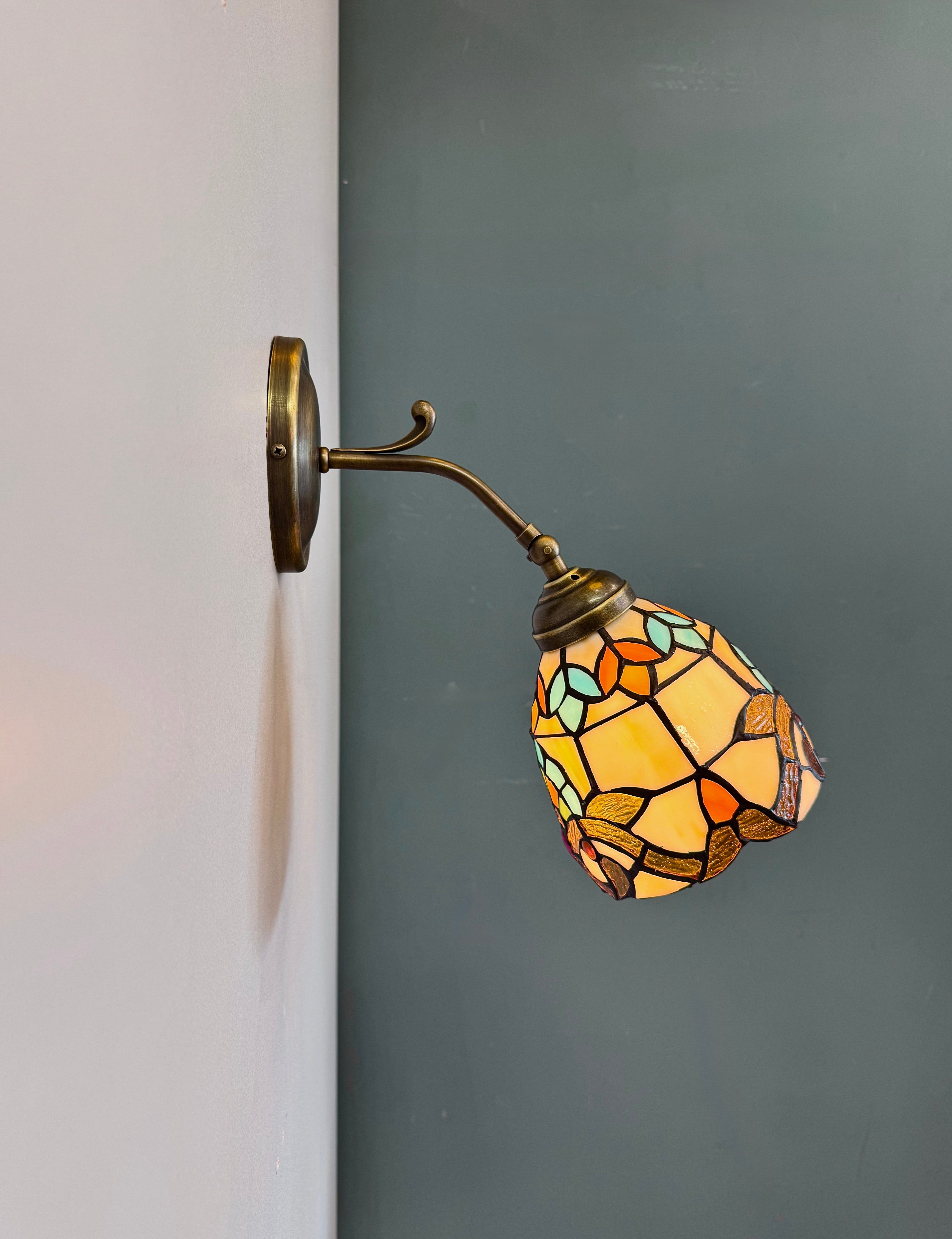 Arel Lighting PAITA TIFFANY I Traditional Brass Wall Sconce