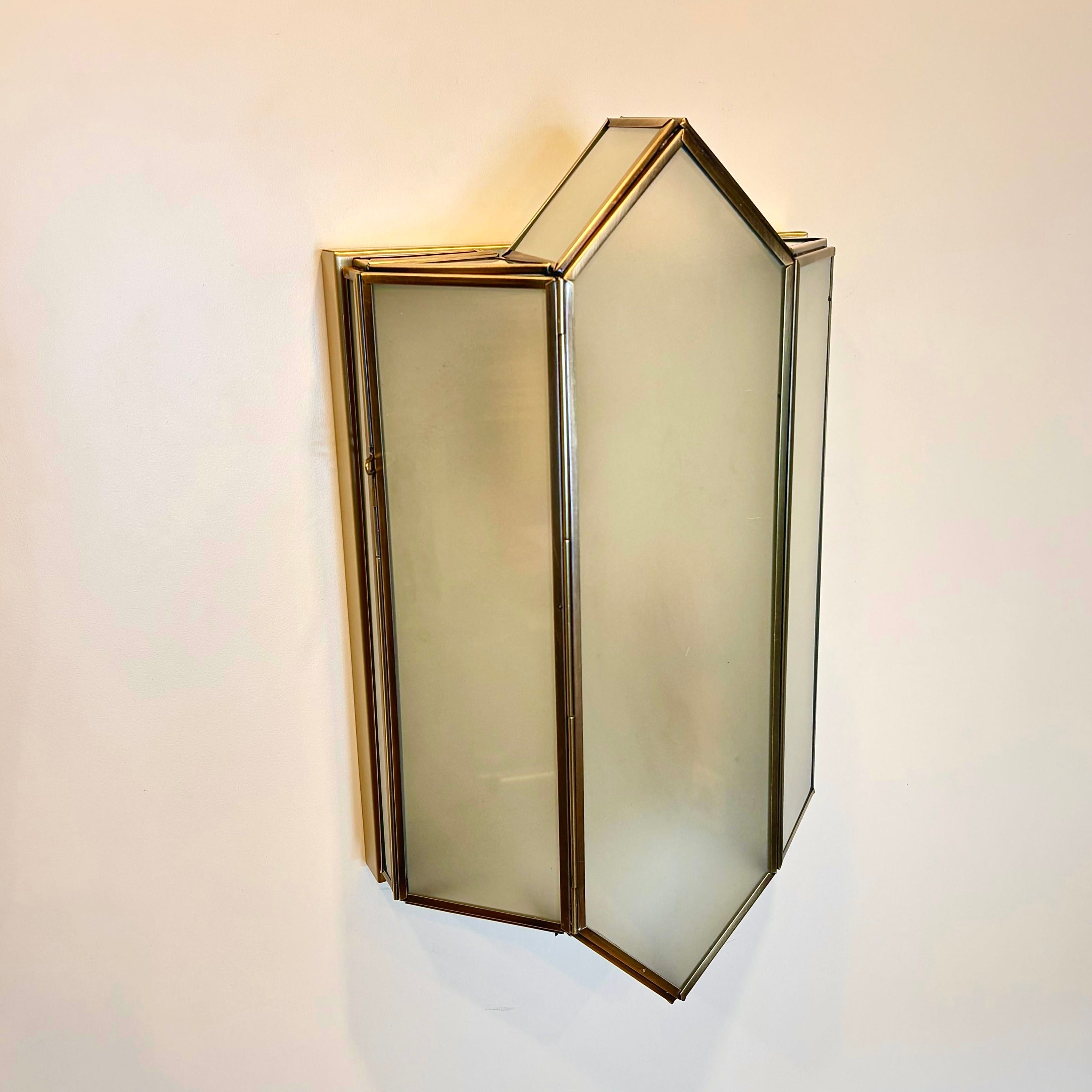 Arel Lighting TUMBA Traditional Brass Wall Sconce