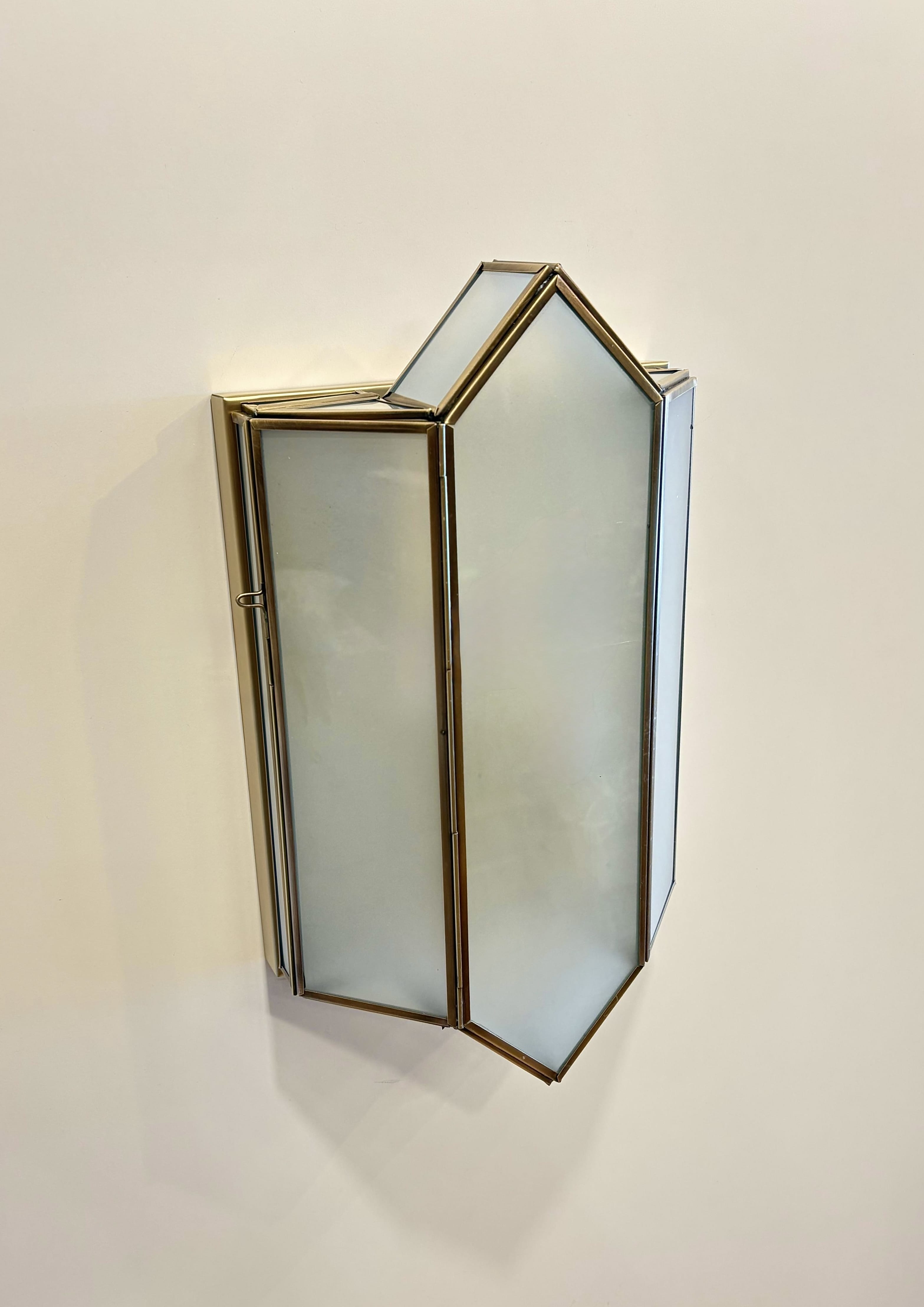 Arel Lighting TUMBA Traditional Brass Wall Sconce