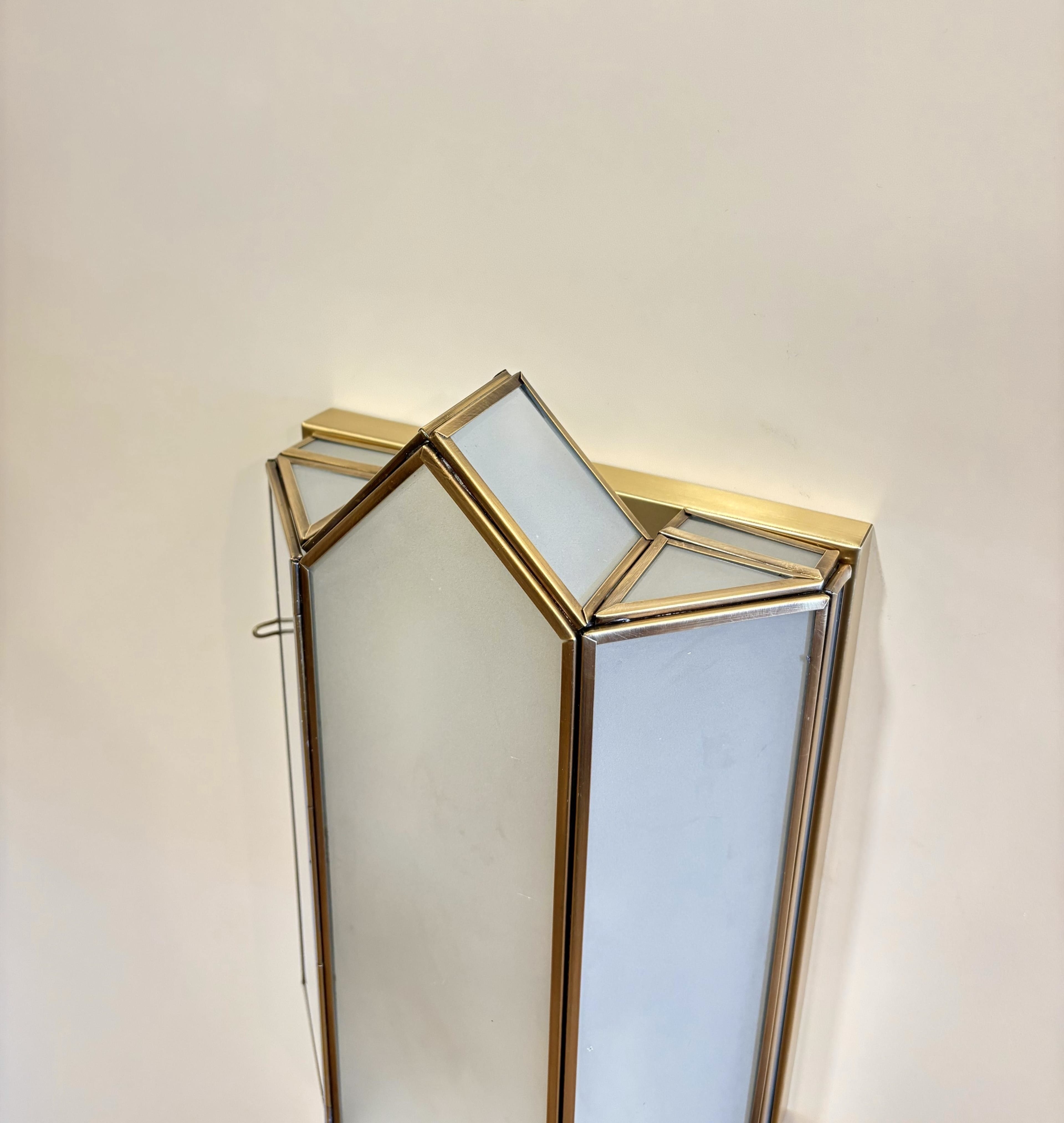 Arel Lighting TUMBA Traditional Brass Wall Sconce