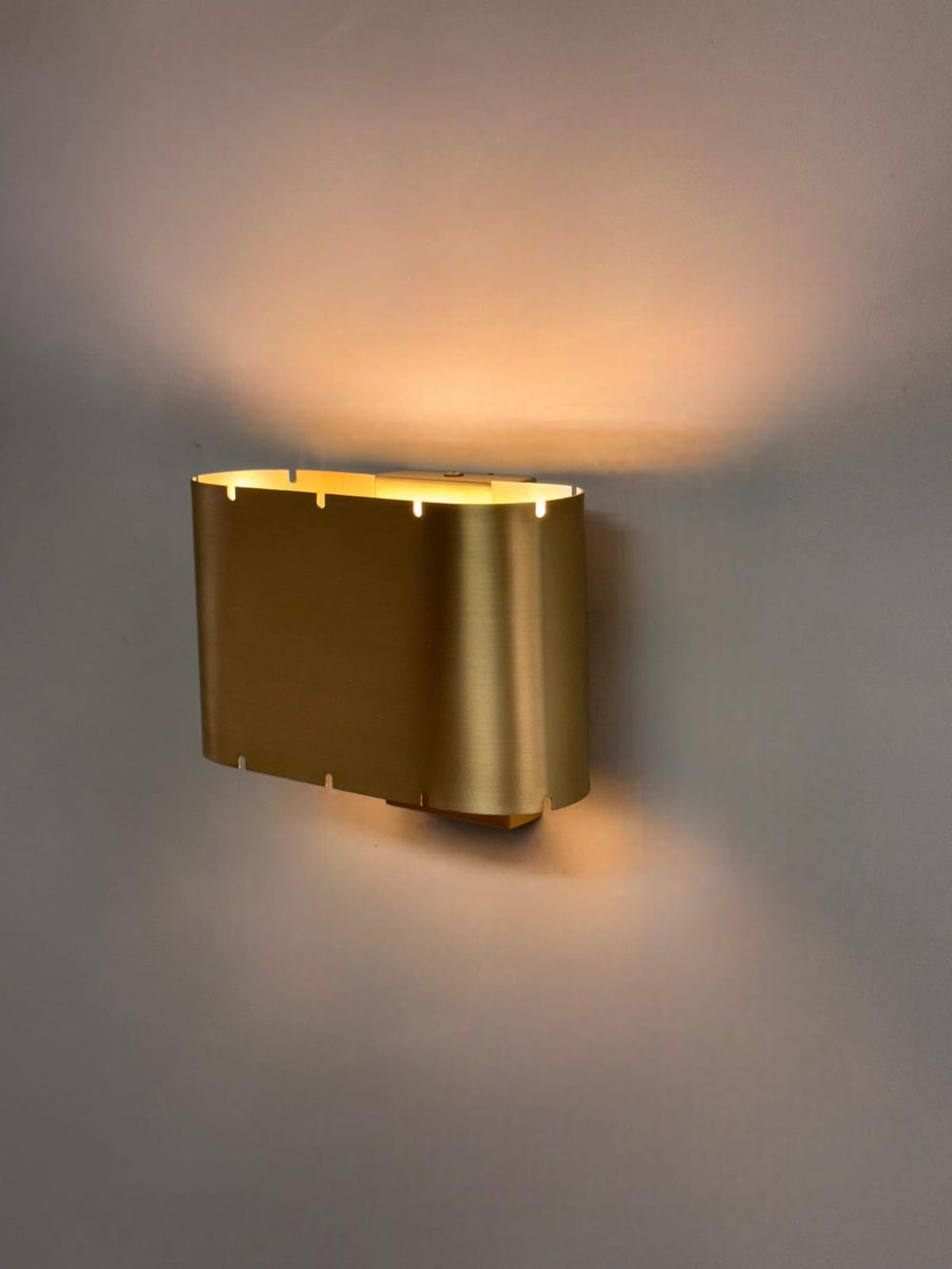 VAREL On/Off Sconce