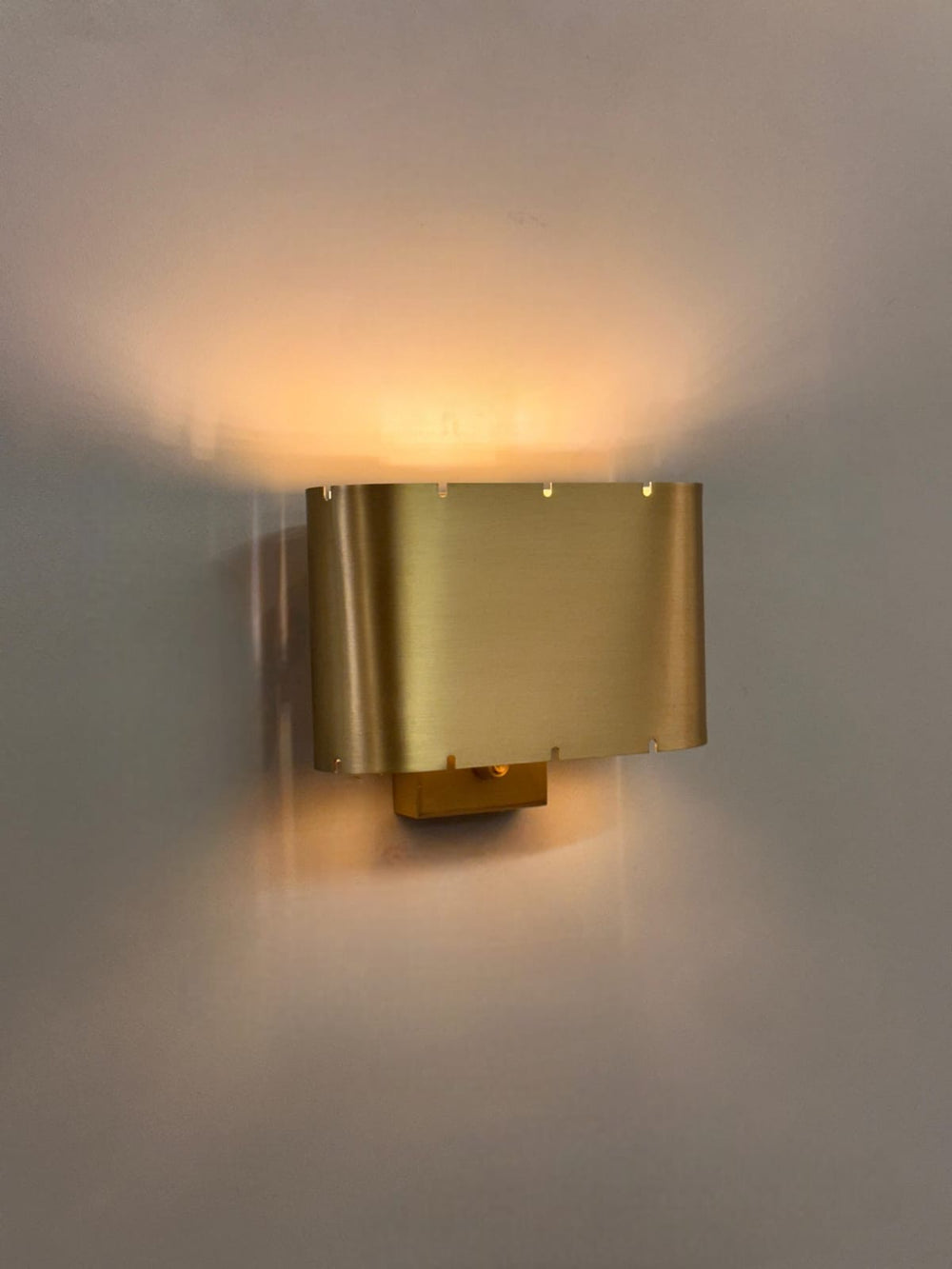 VAREL On/Off Sconce