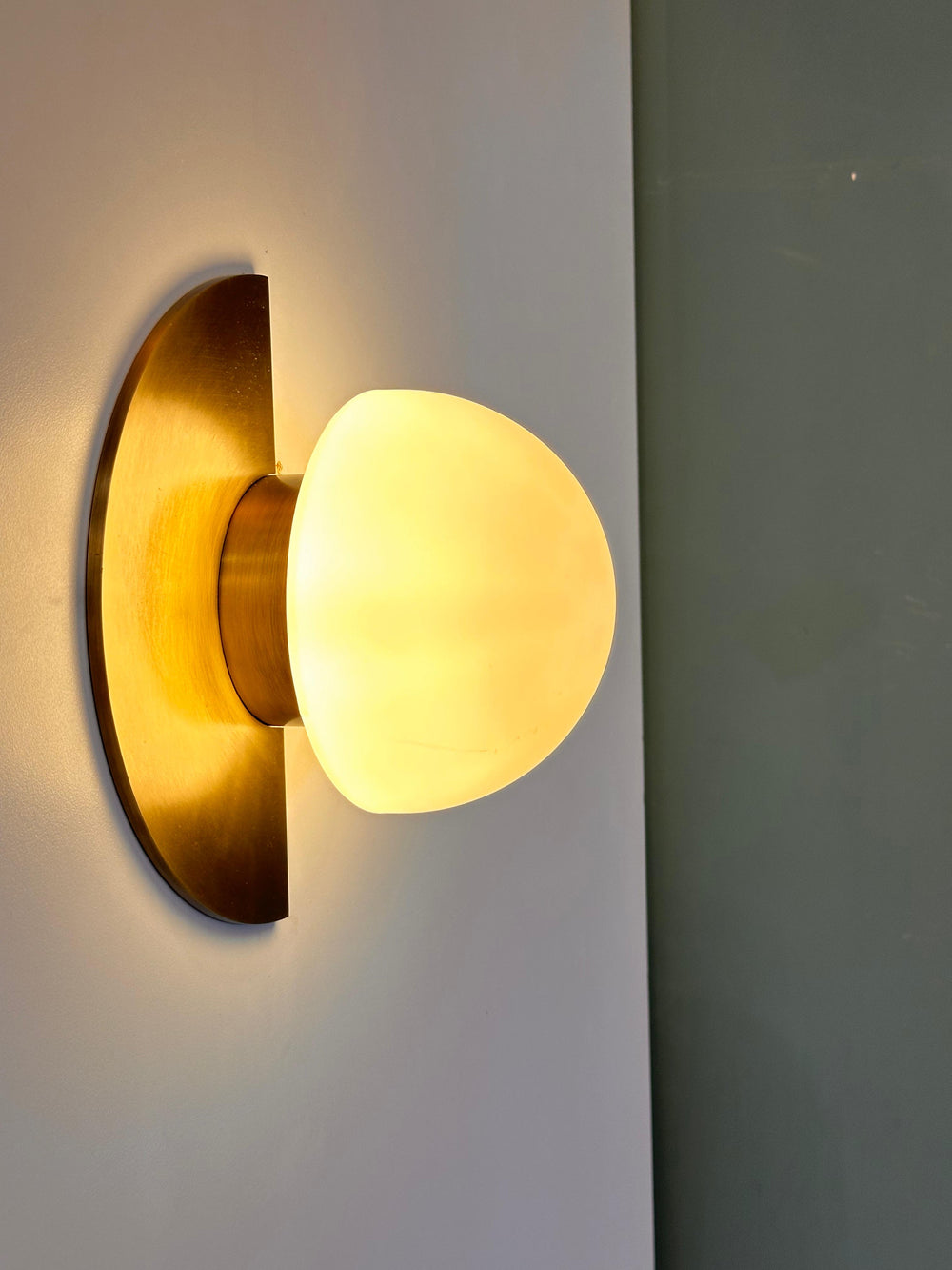 ECLIPSE Wall Sconce