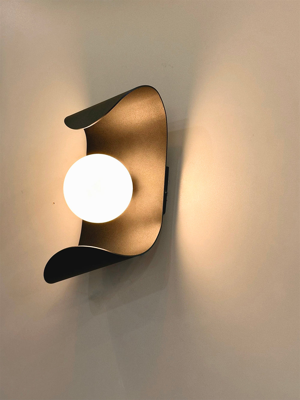 PERUGIA Wall Sconce