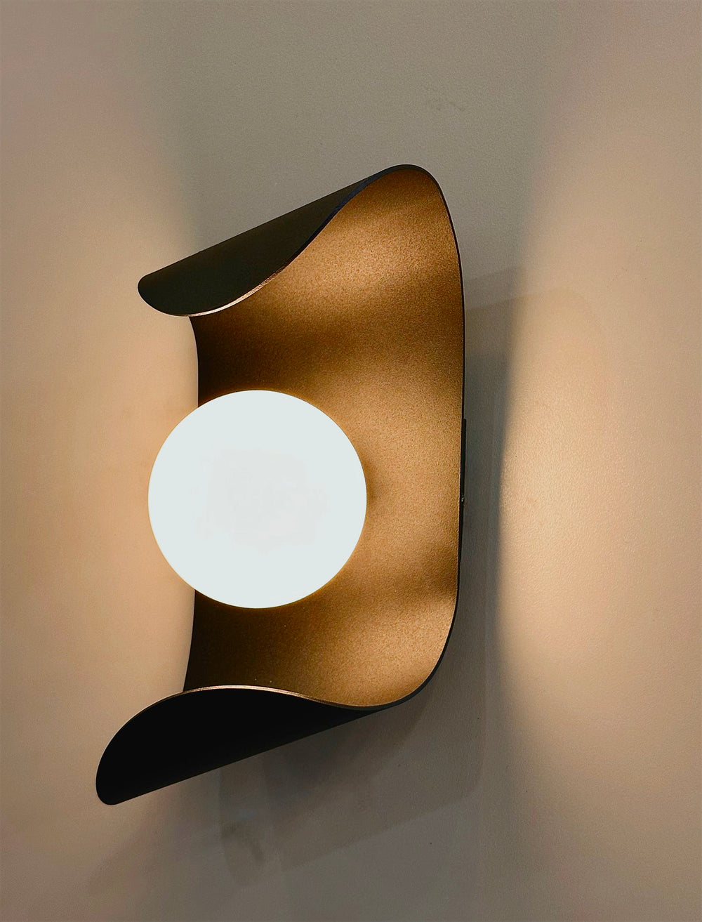 PERUGIA Wall Sconce