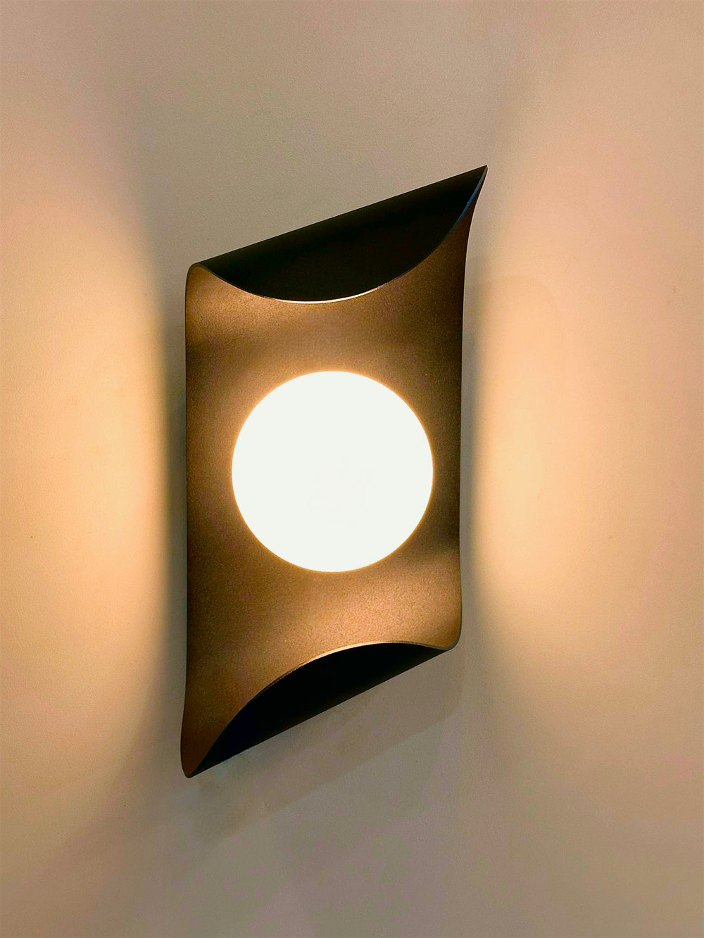 PERUGIA Wall Sconce