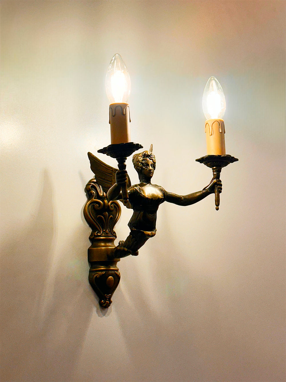 DREUX Brass Victorian Wall Sconce