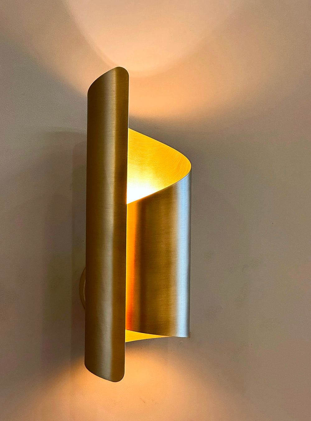 ALYTUS Wall Sconce