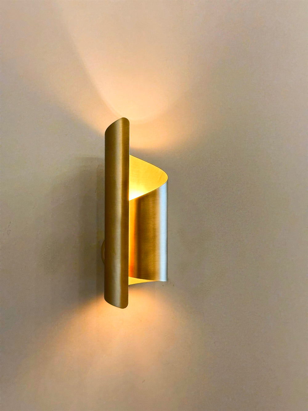 ALYTUS Wall Sconce