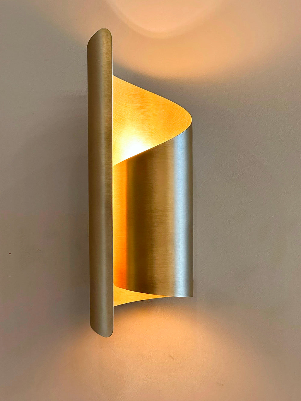 ALYTUS Wall Sconce