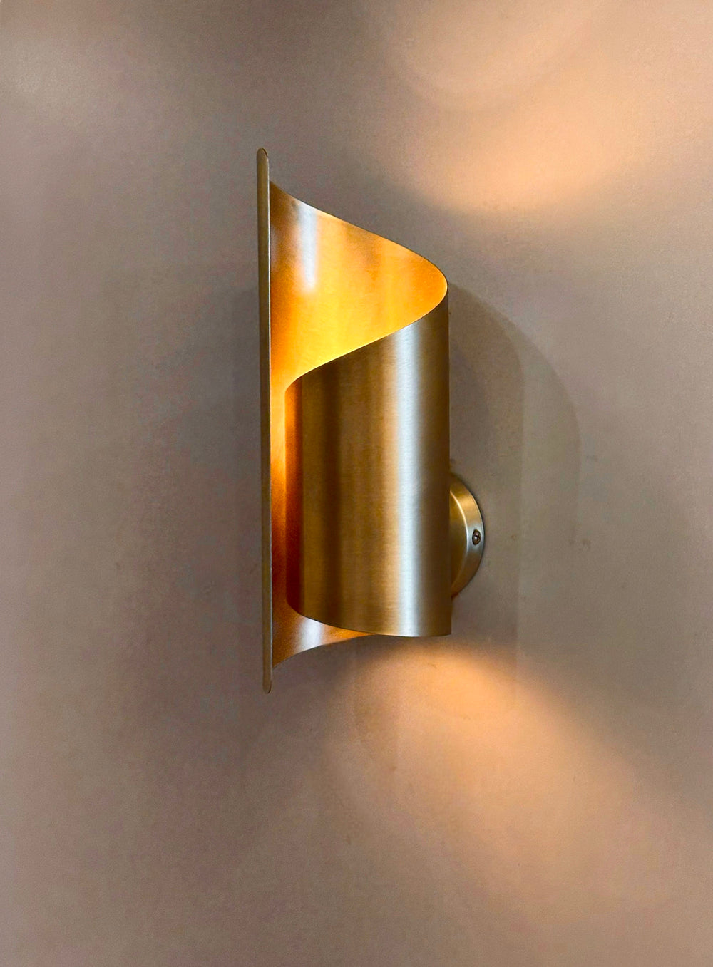 ALYTUS Wall Sconce