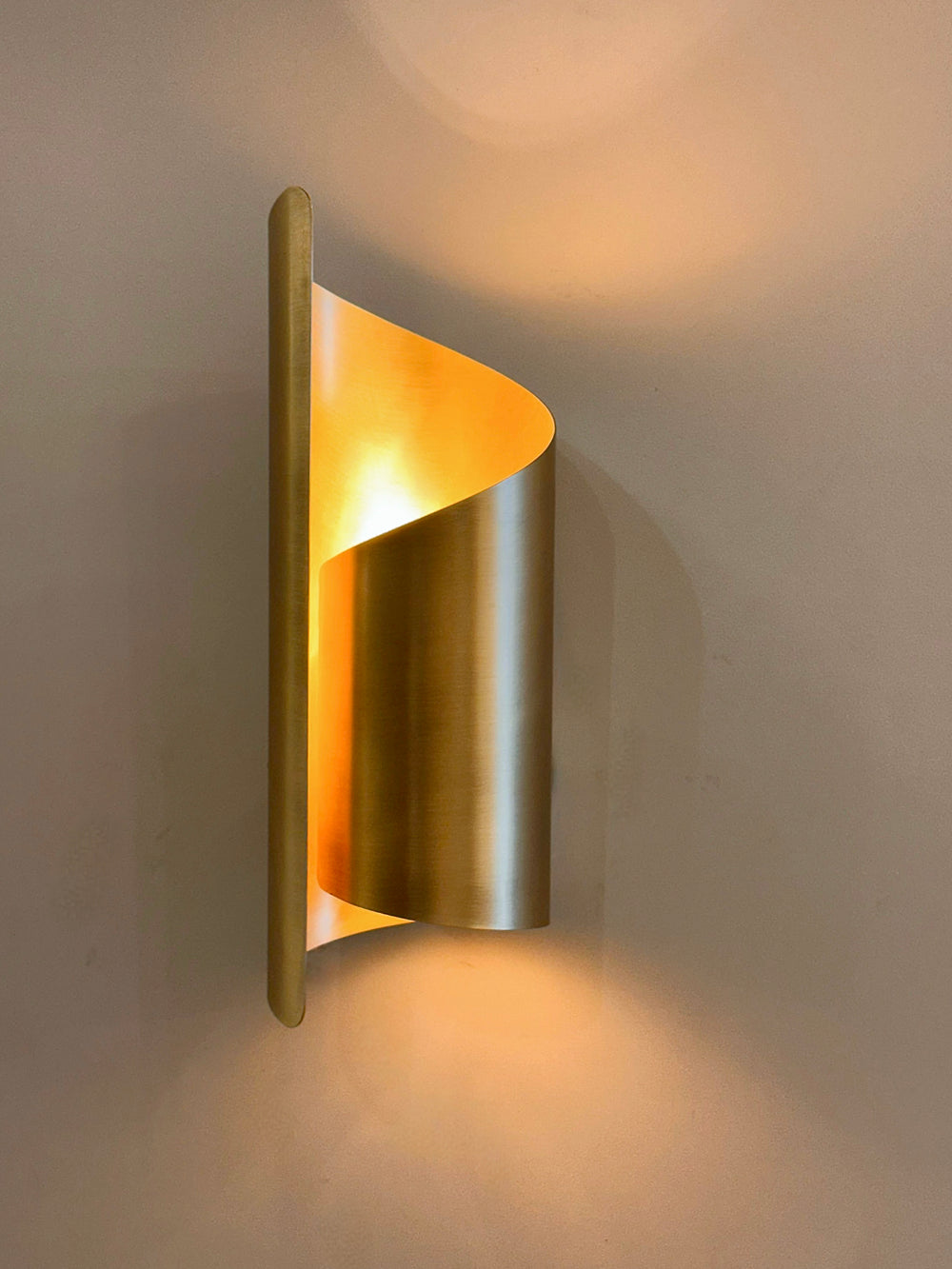 ALYTUS Wall Sconce