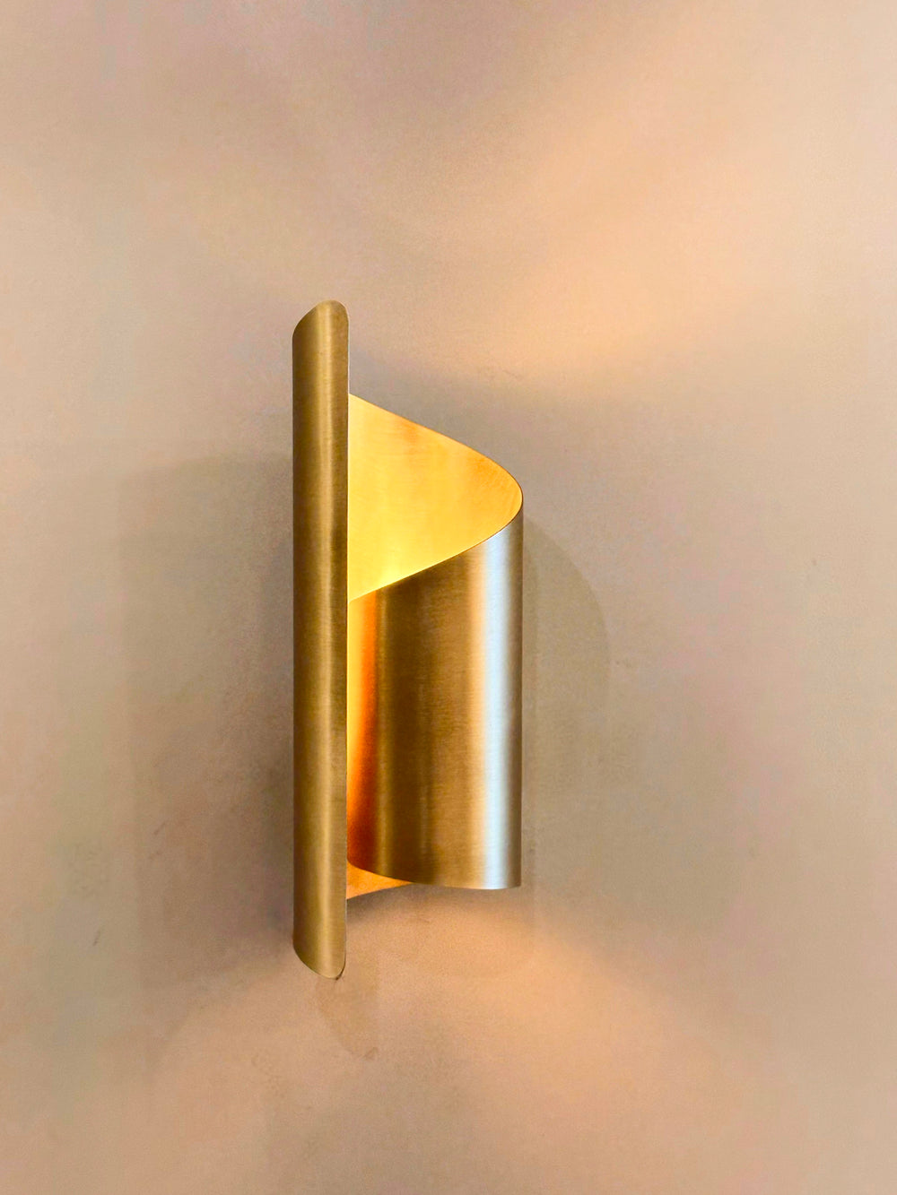 ALYTUS Wall Sconce