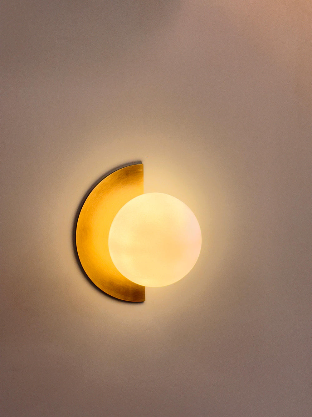 ECLIPSE Wall Sconce