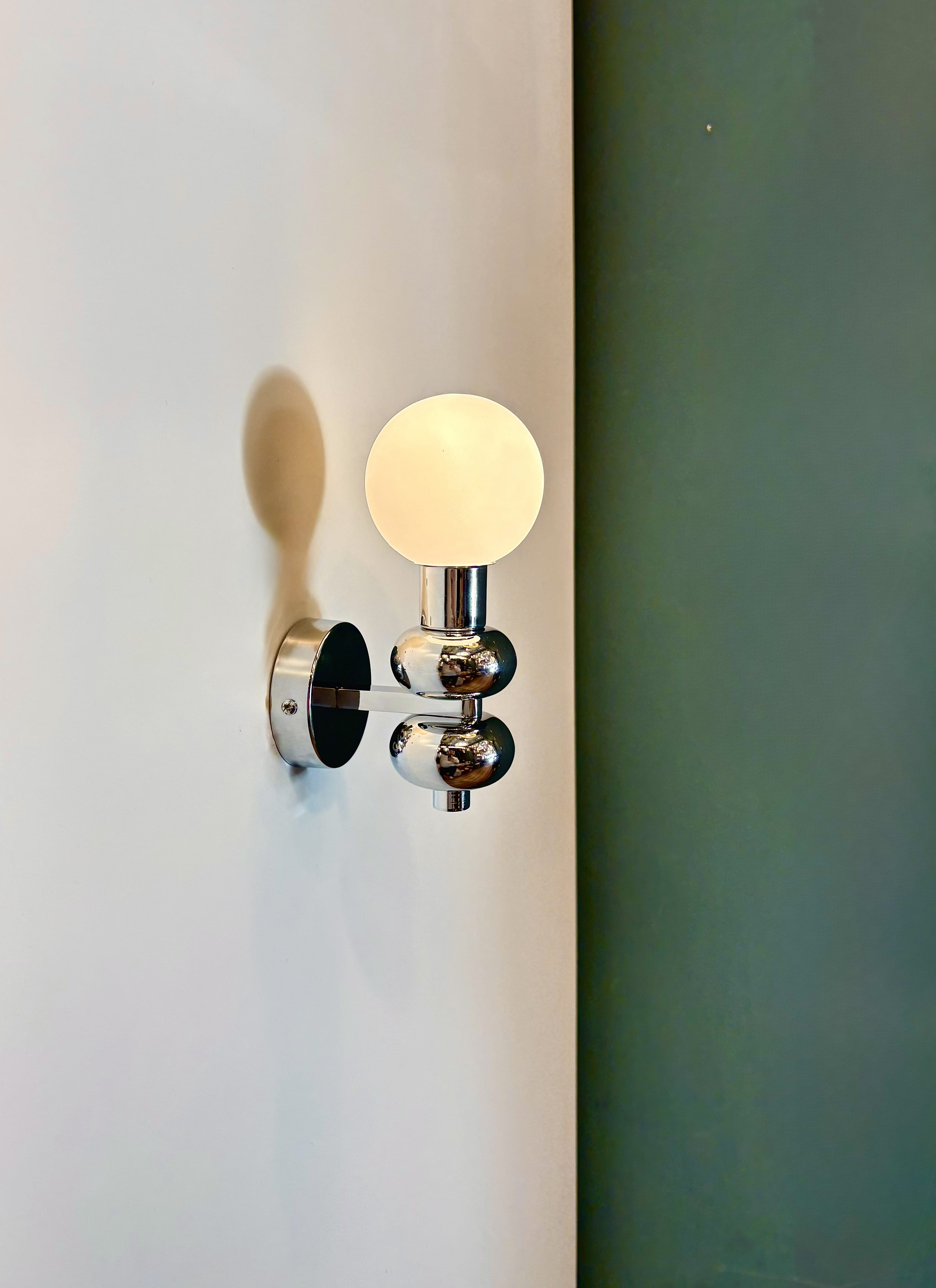 Arel Lighting ALZIRA Modern Globe Wall Light