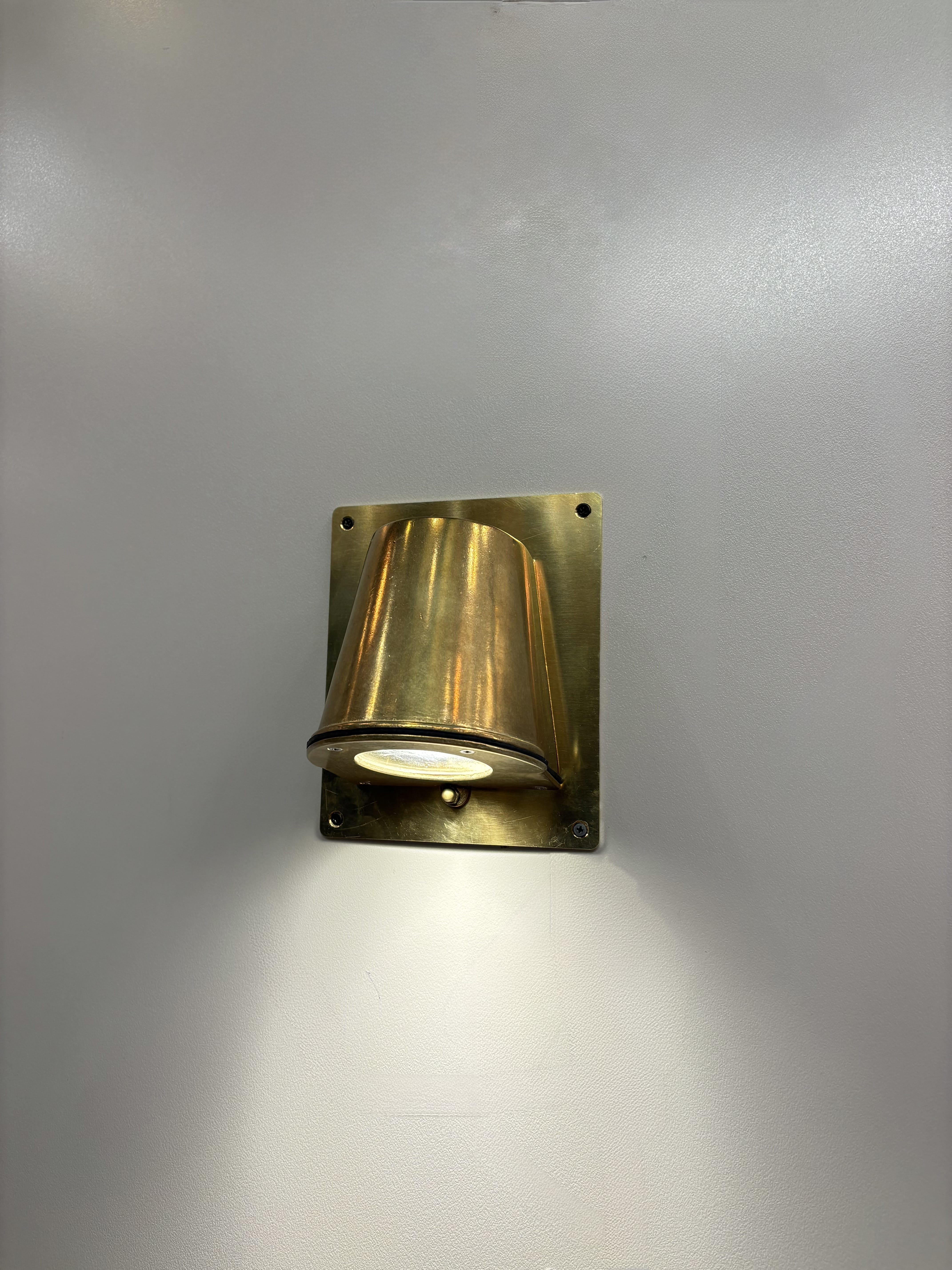 Arel Lighting BALACIA RECT Outdoor Brass Casting Wall Sconce