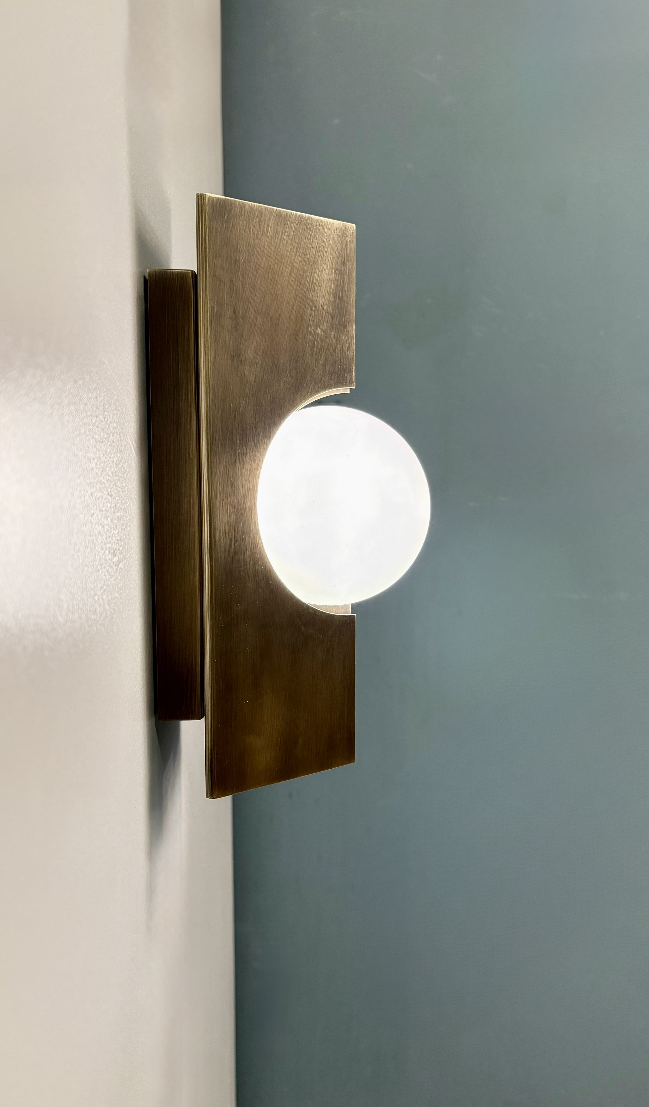 Arel Lighting CAMI Modern Globe Wall Sconce