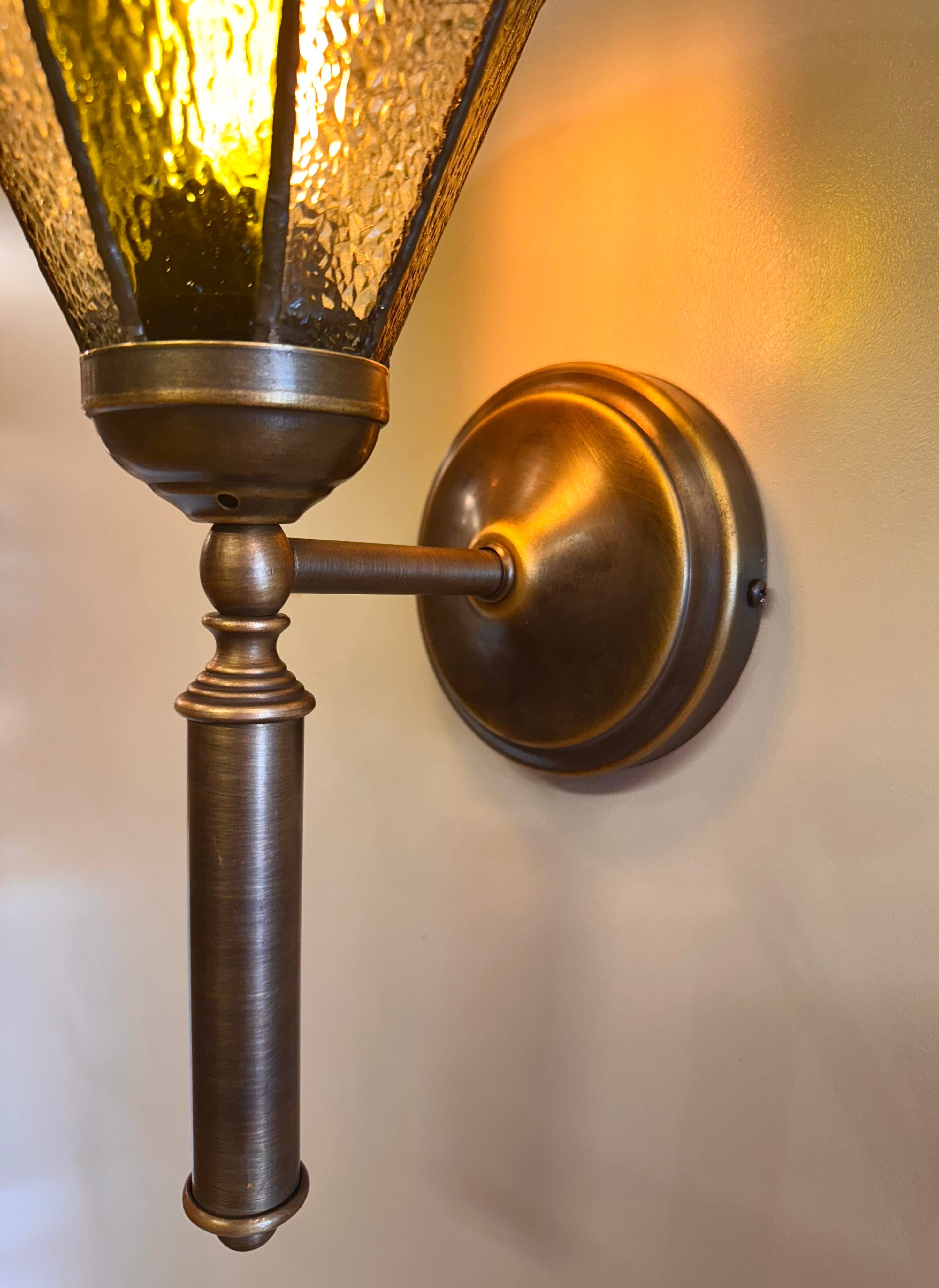 Arel Lighting CAPO I Traditional Stained Glass Wall Sconce