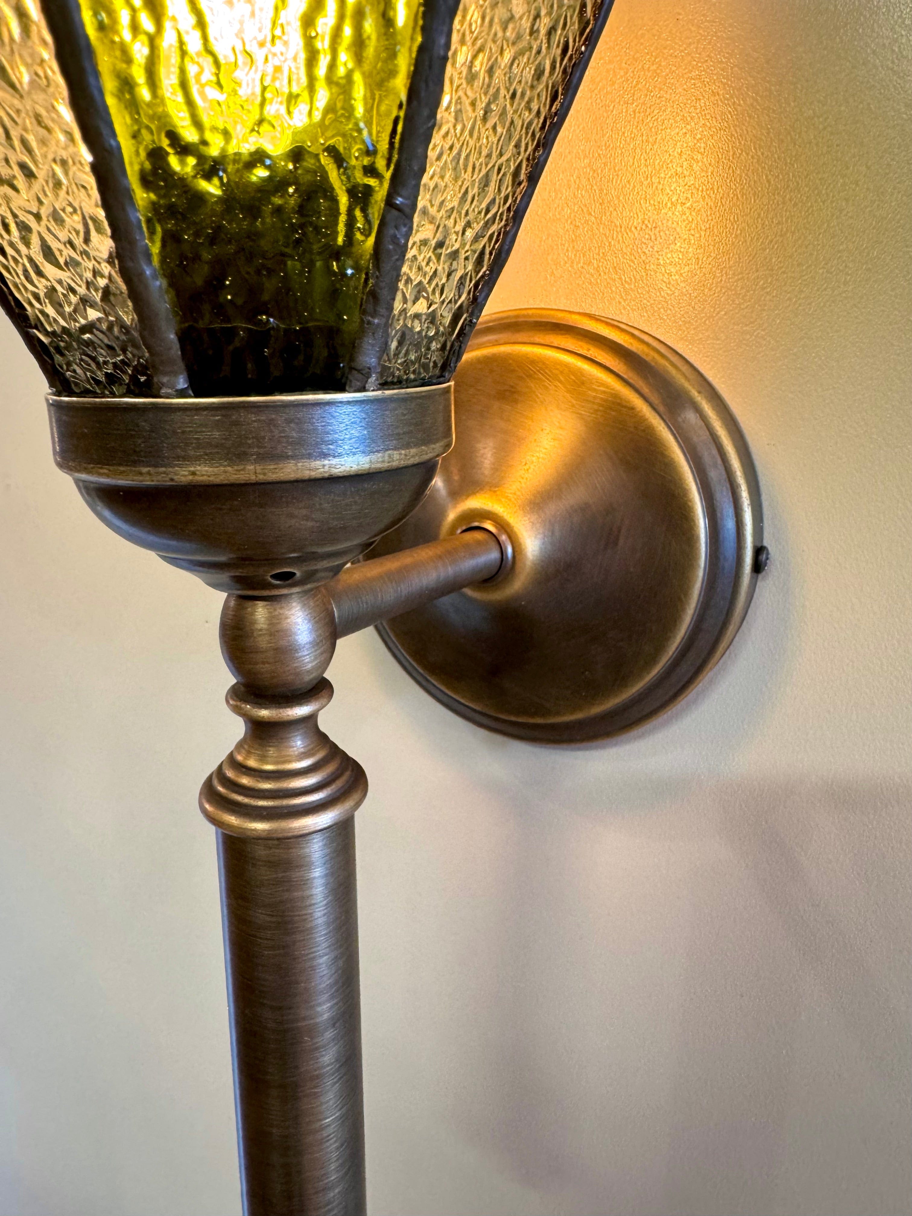 Arel Lighting CAPO I Traditional Stained Glass Wall Sconce