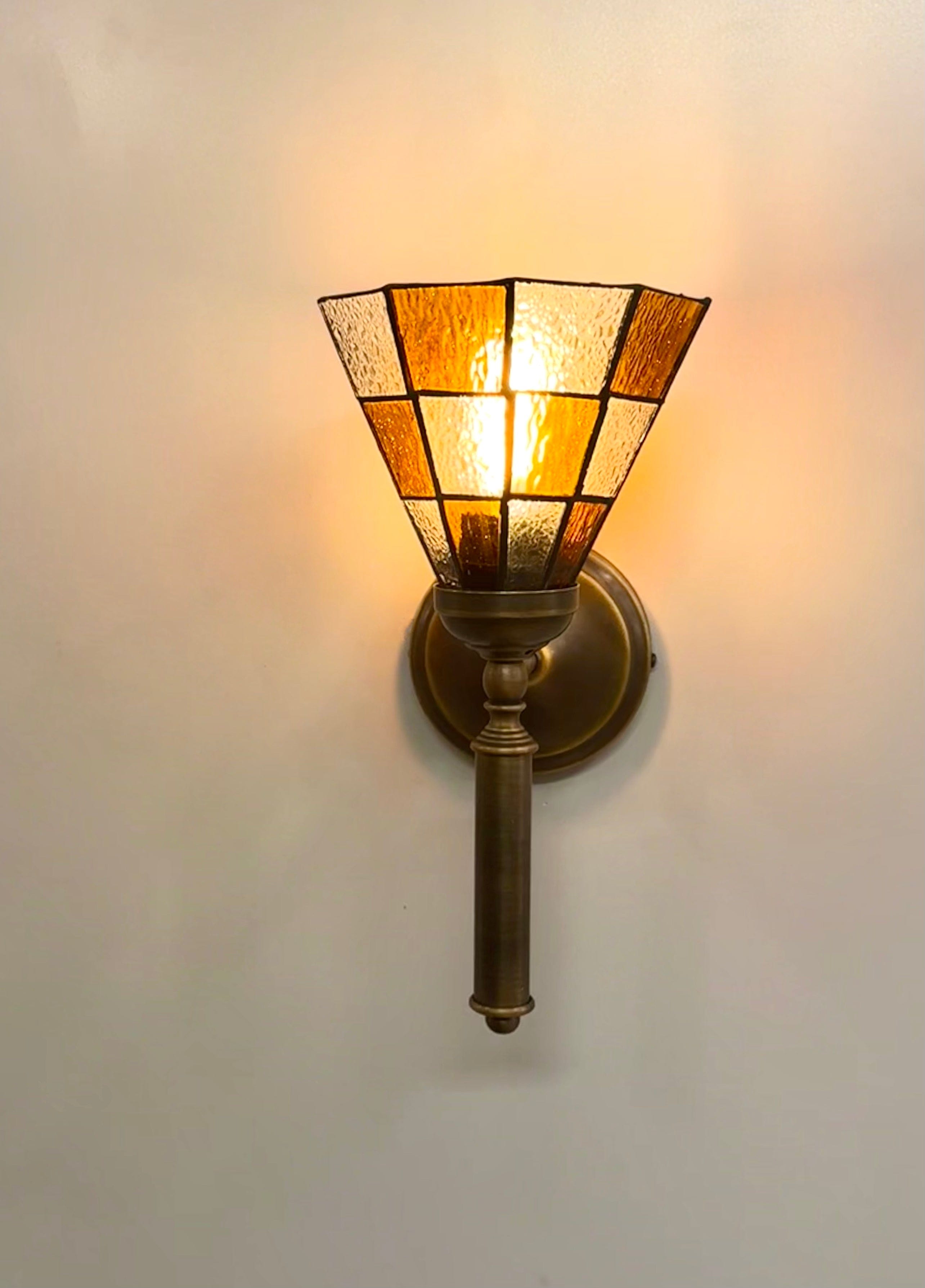 Arel Lighting CAPO II Traditional Stained Glass Wall Sconce