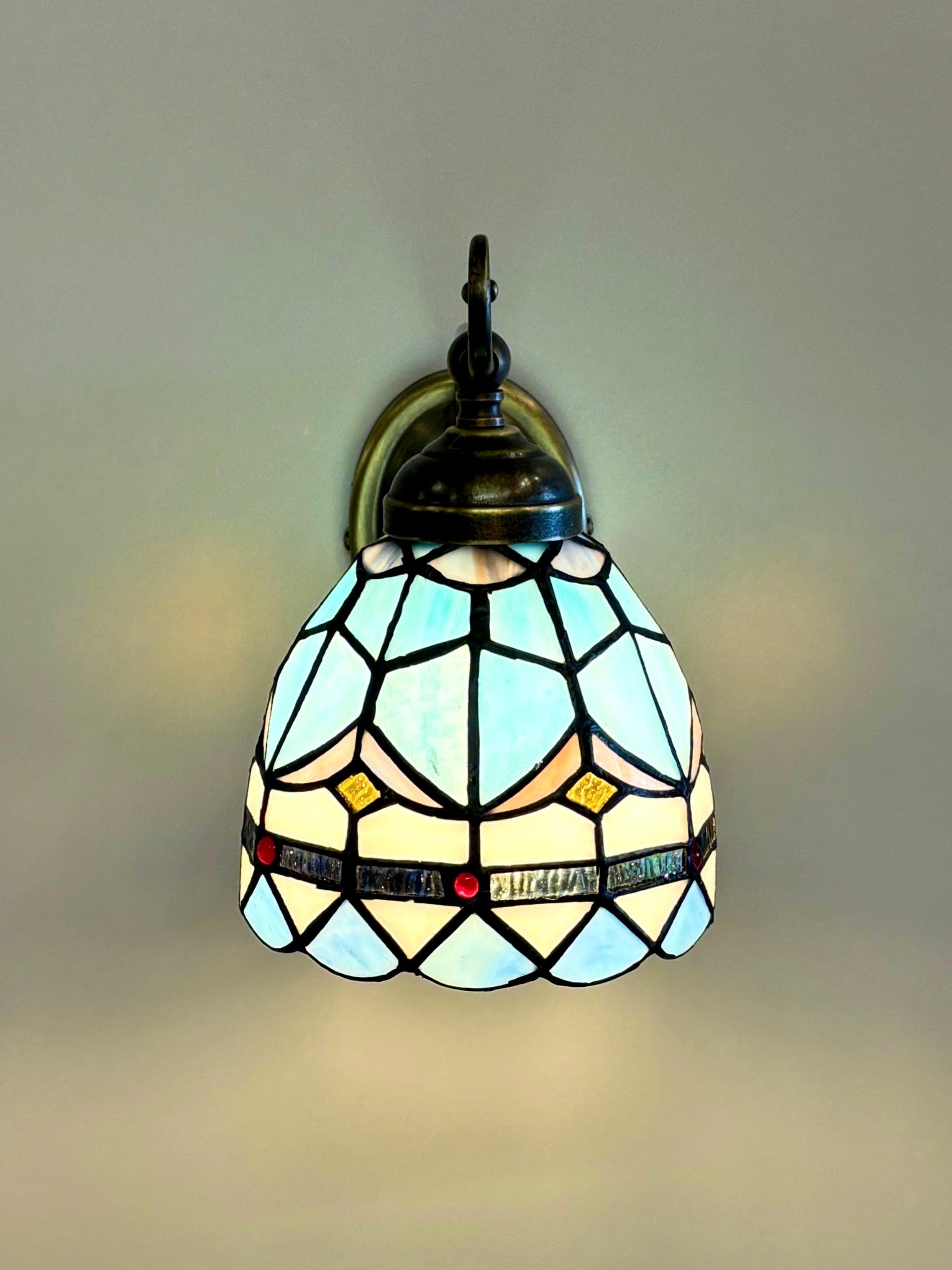 Arel Lighting CORUCHE TIFFANY III Traditional Brass Wall Sconce