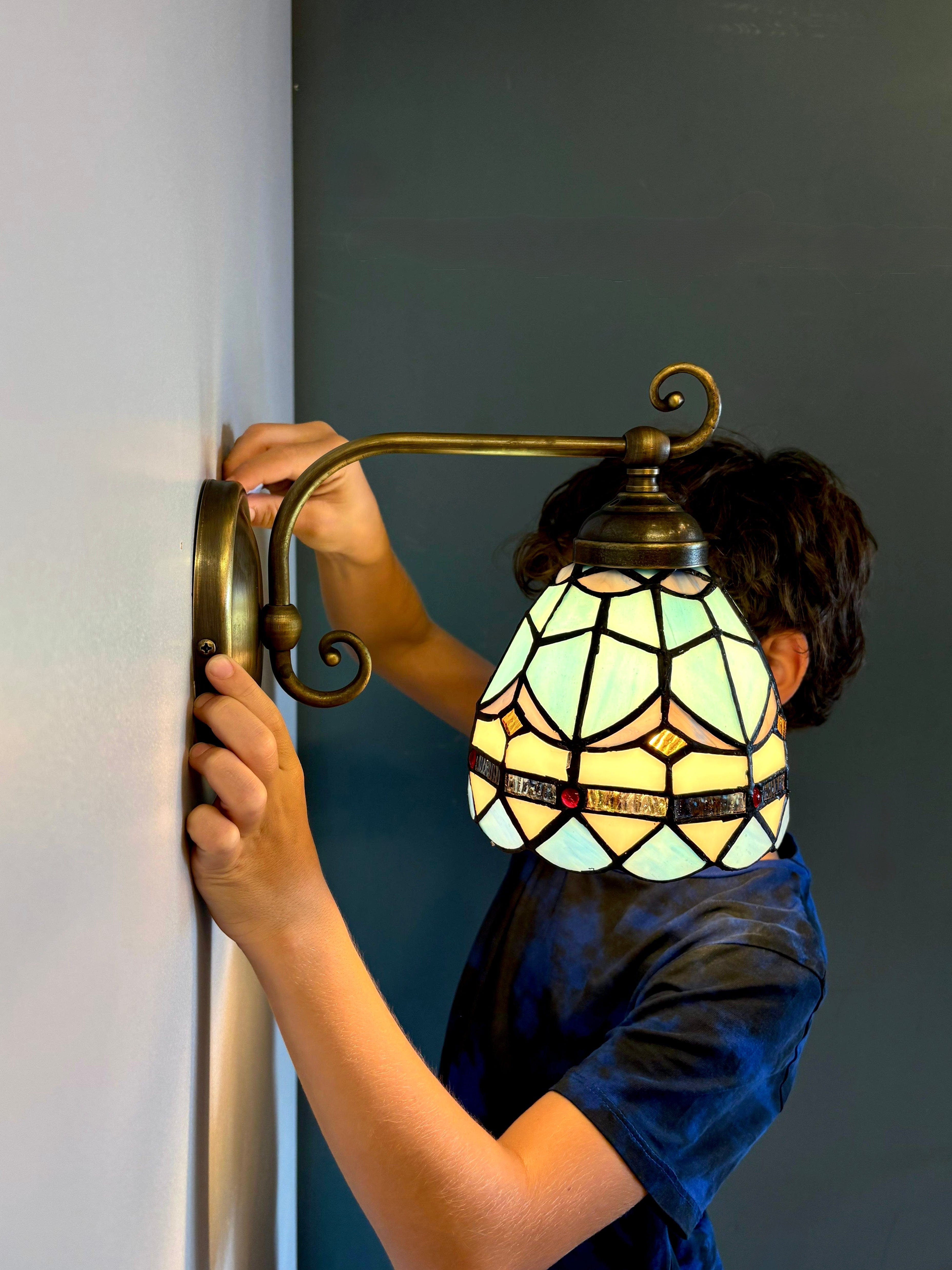 Arel Lighting CORUCHE TIFFANY III Traditional Brass Wall Sconce