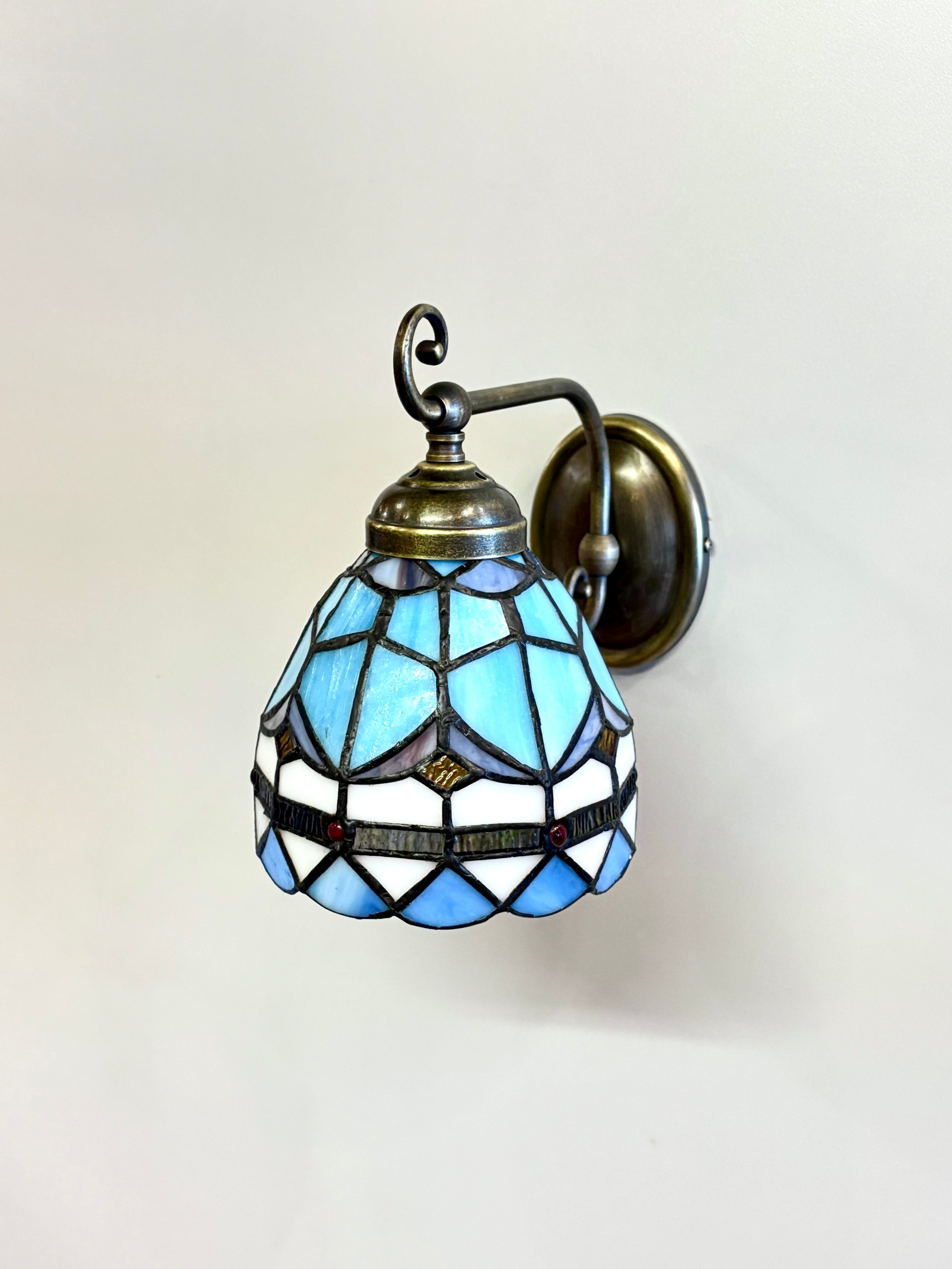 Arel Lighting CORUCHE TIFFANY III Traditional Brass Wall Sconce