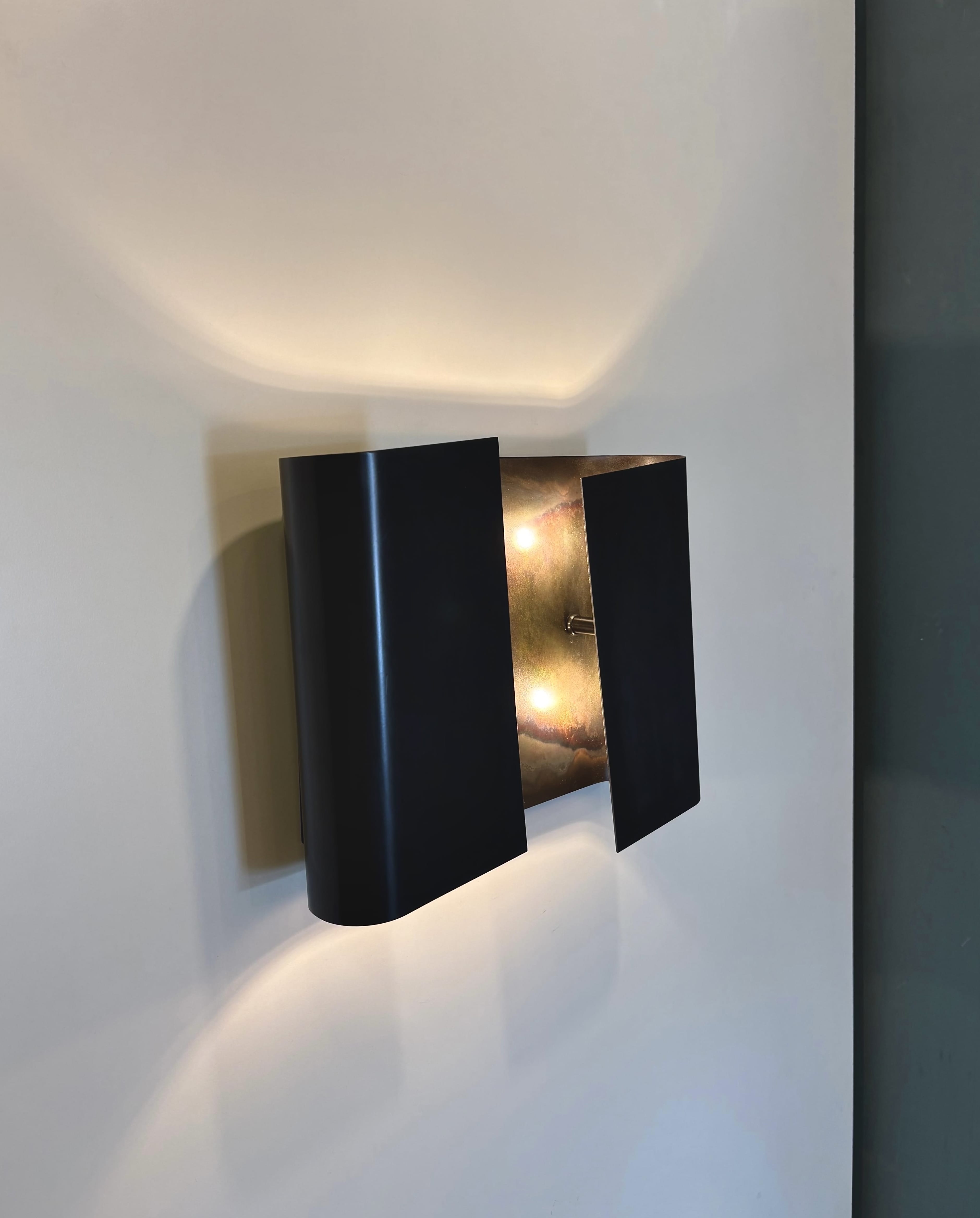 Arel Lighting Dark Antique Brass MONTANA Modern Wall Sconce